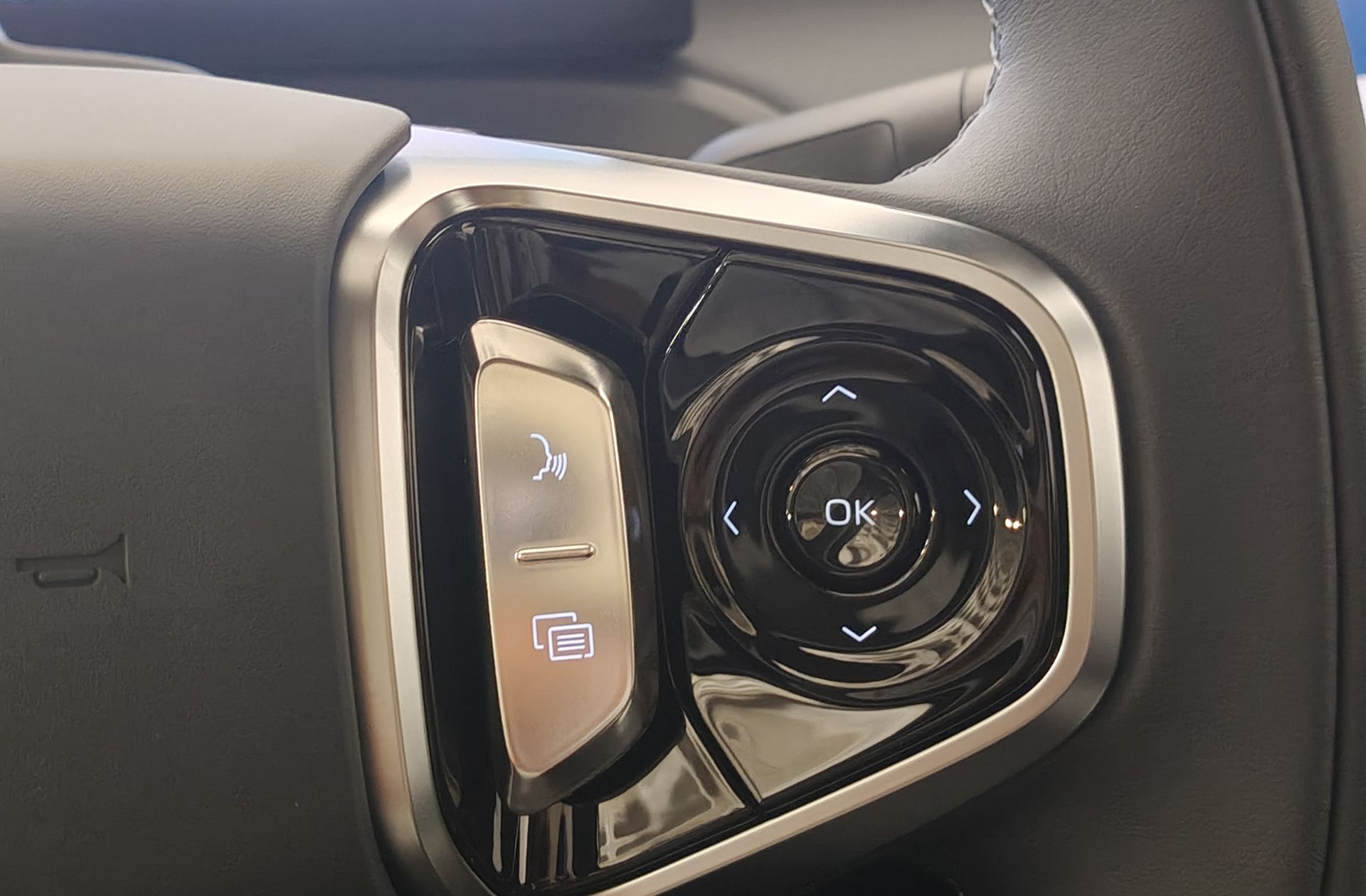 Geely Starray EM-i 1.5 PHEV Pro - foto 26