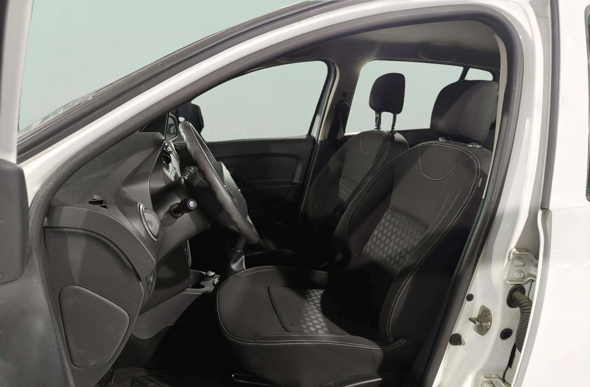 Dacia Sandero Laureate dCi - foto 9