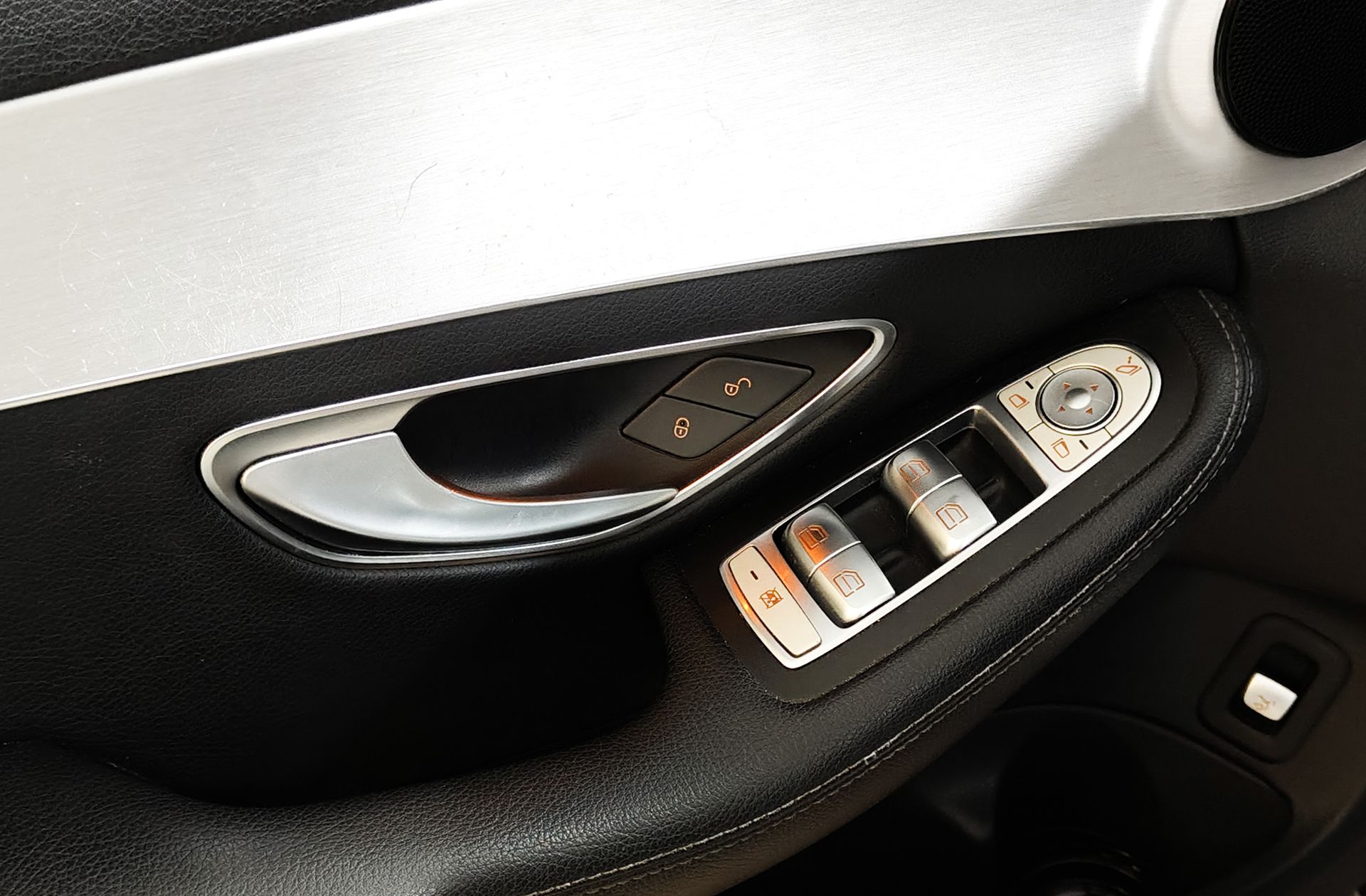 Mercedes-Benz Clase C 200 Pack AMG - foto 26