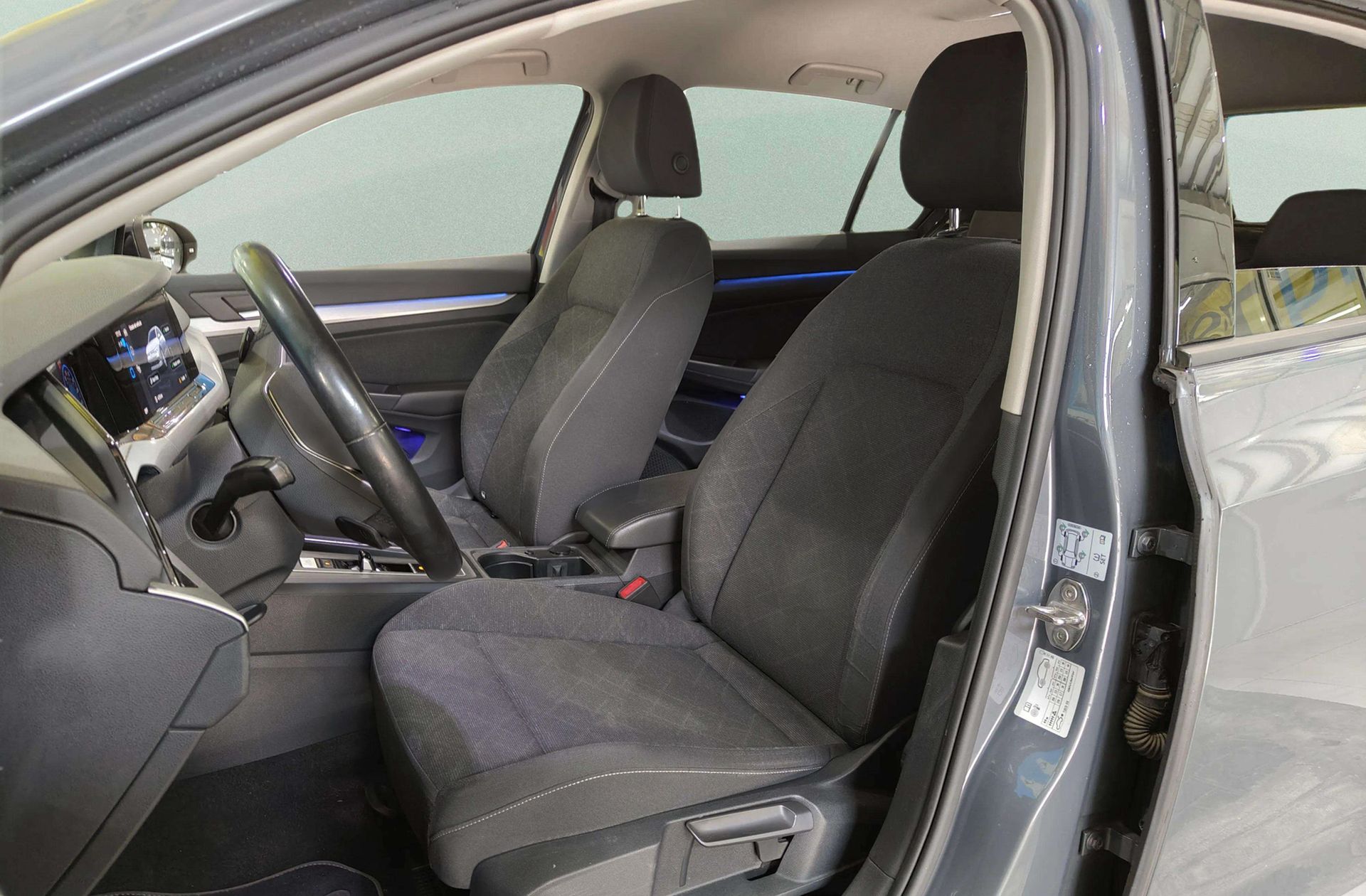 Volkswagen Golf Life 1.0 eTSI DSG - foto 10