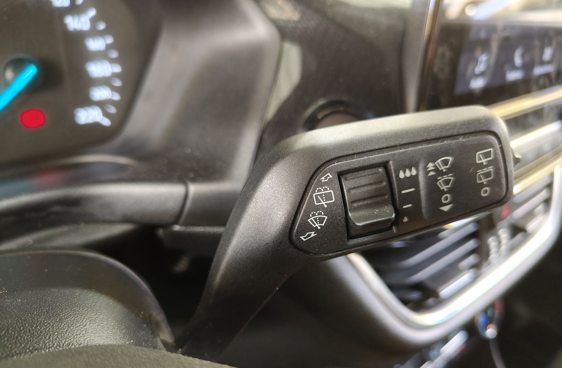 Ford Fiesta 1.0 EcoBoost MHEV ST-Line - foto 25