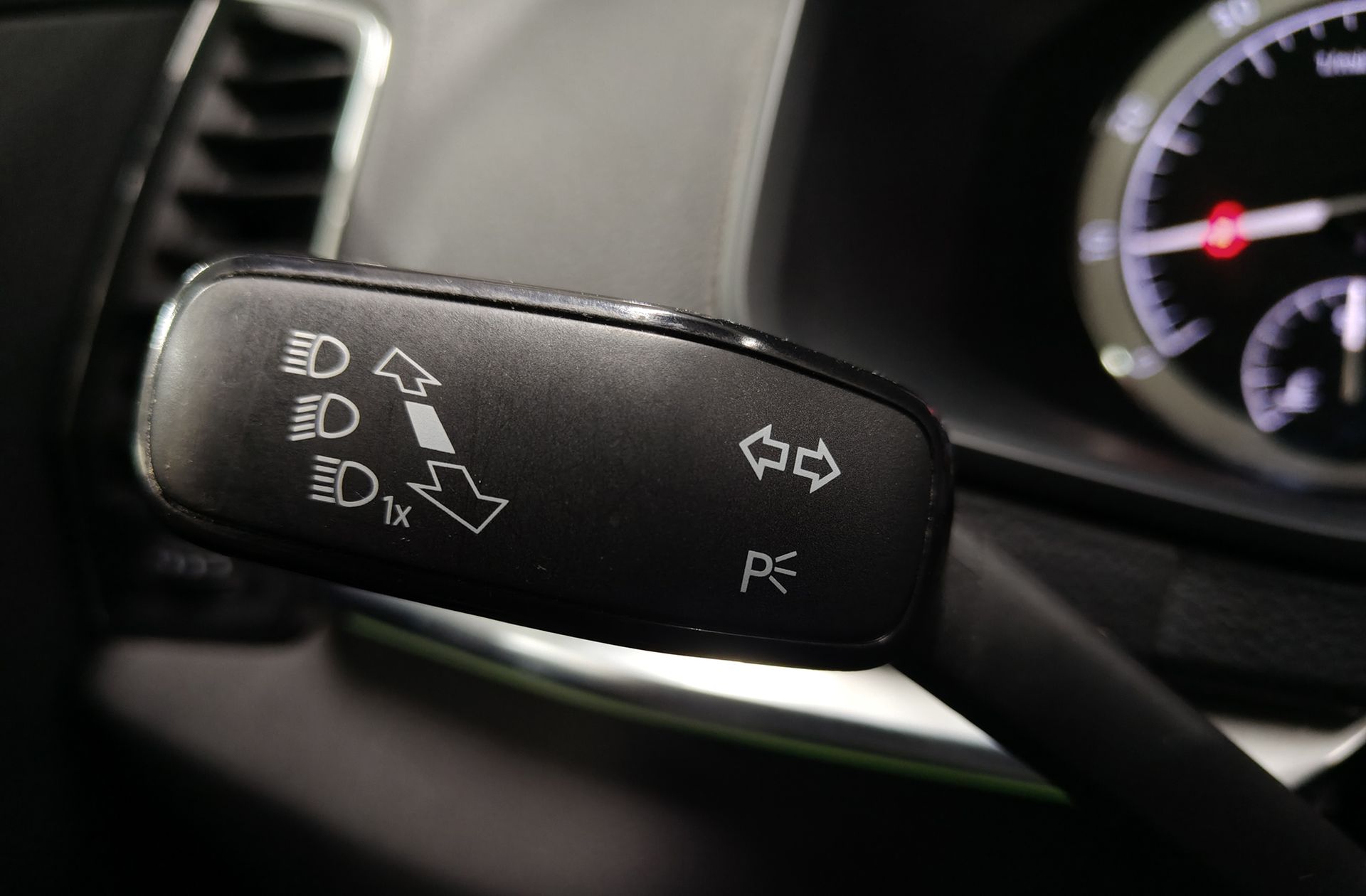 Škoda Karoq 1.5 TSI ACT Ambition - foto 27