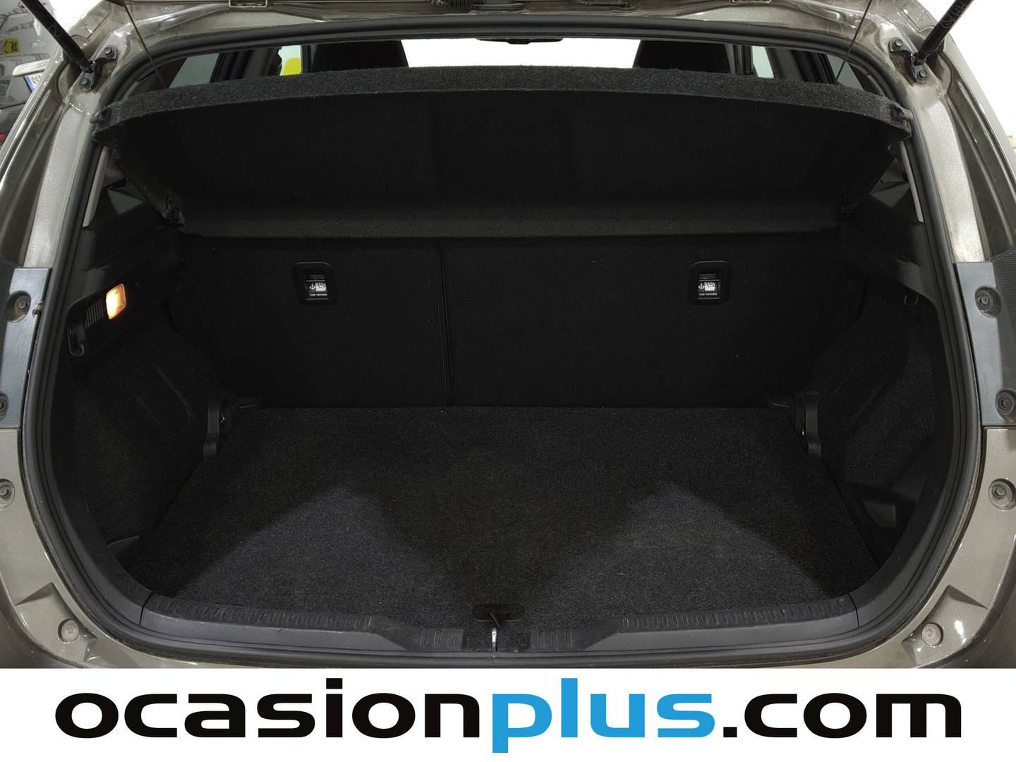 Fotos maletero Toyota Auris Toyota Auris 140H Hybrid Feel! Edition (136 CV)