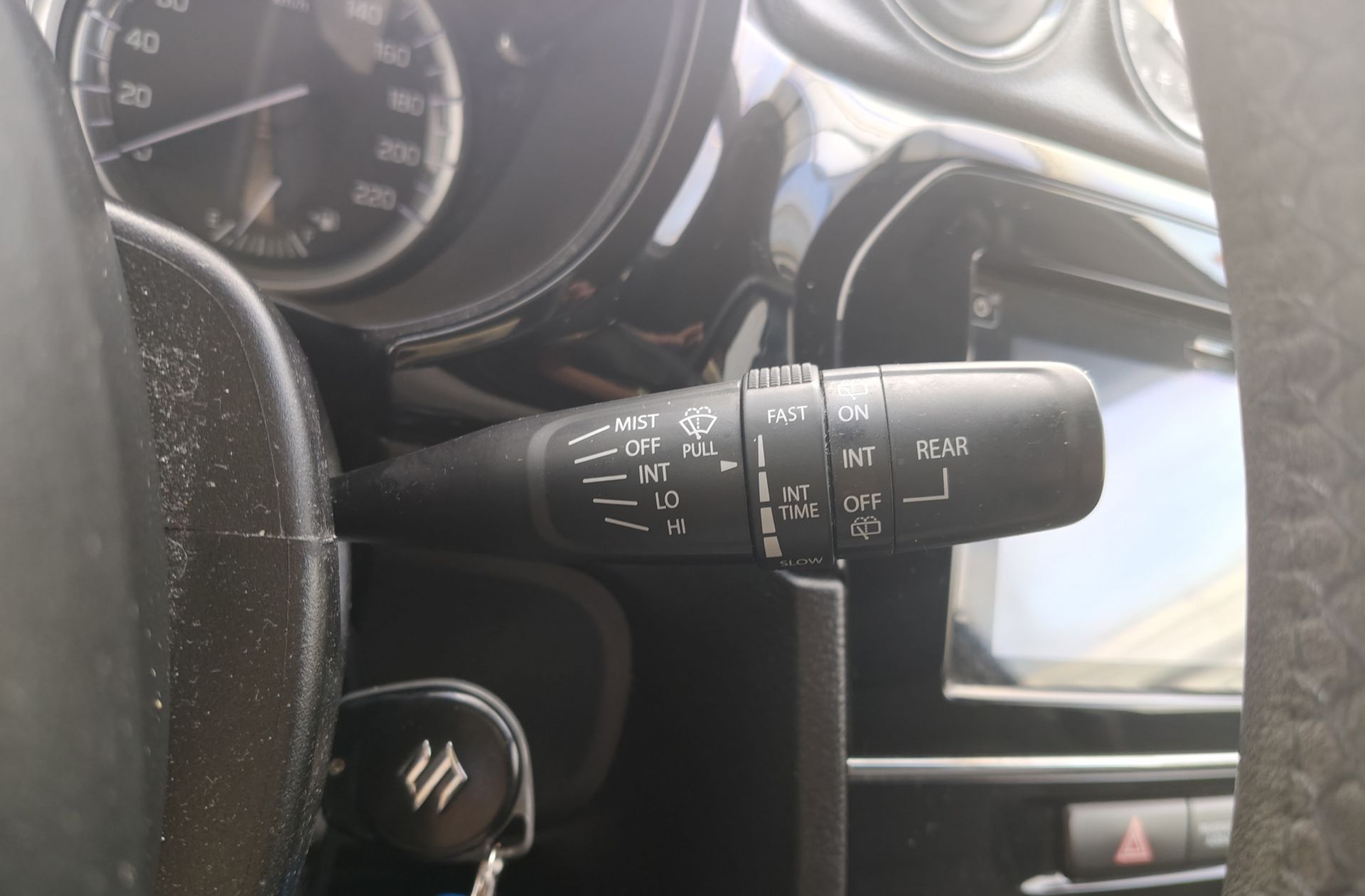 Suzuki Vitara 1.6 VVT GLE - foto 24