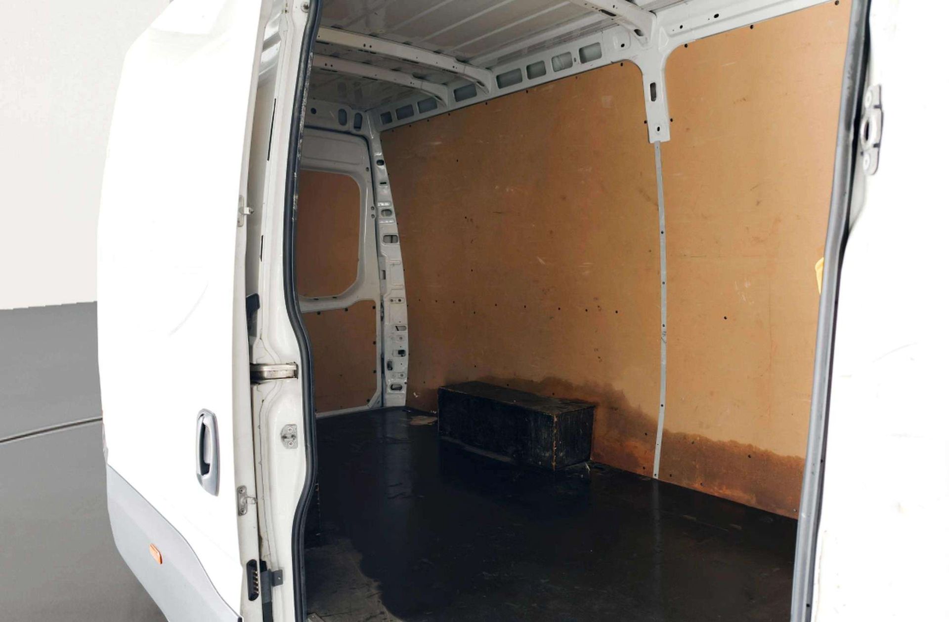Iveco Daily Furgon 35S 16 V 3520L/H2 - foto 16