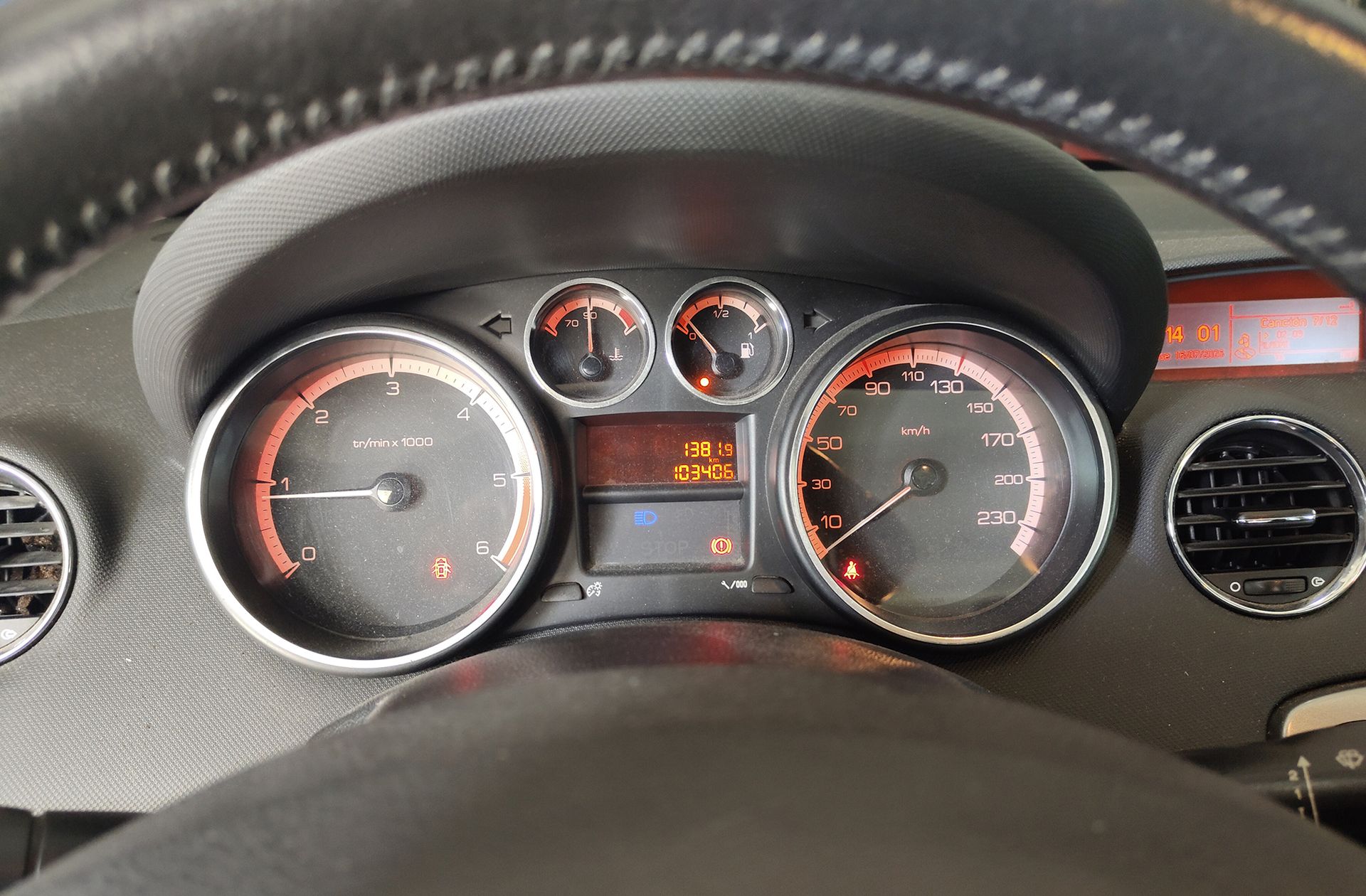 Peugeot 308 1.6 HDi FAP Sport - foto 24