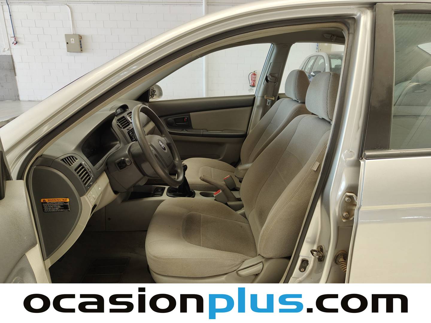 Foto asientos delanteros KIA Cerato KIA Cerato 1.6 DOHC LX (105 CV)