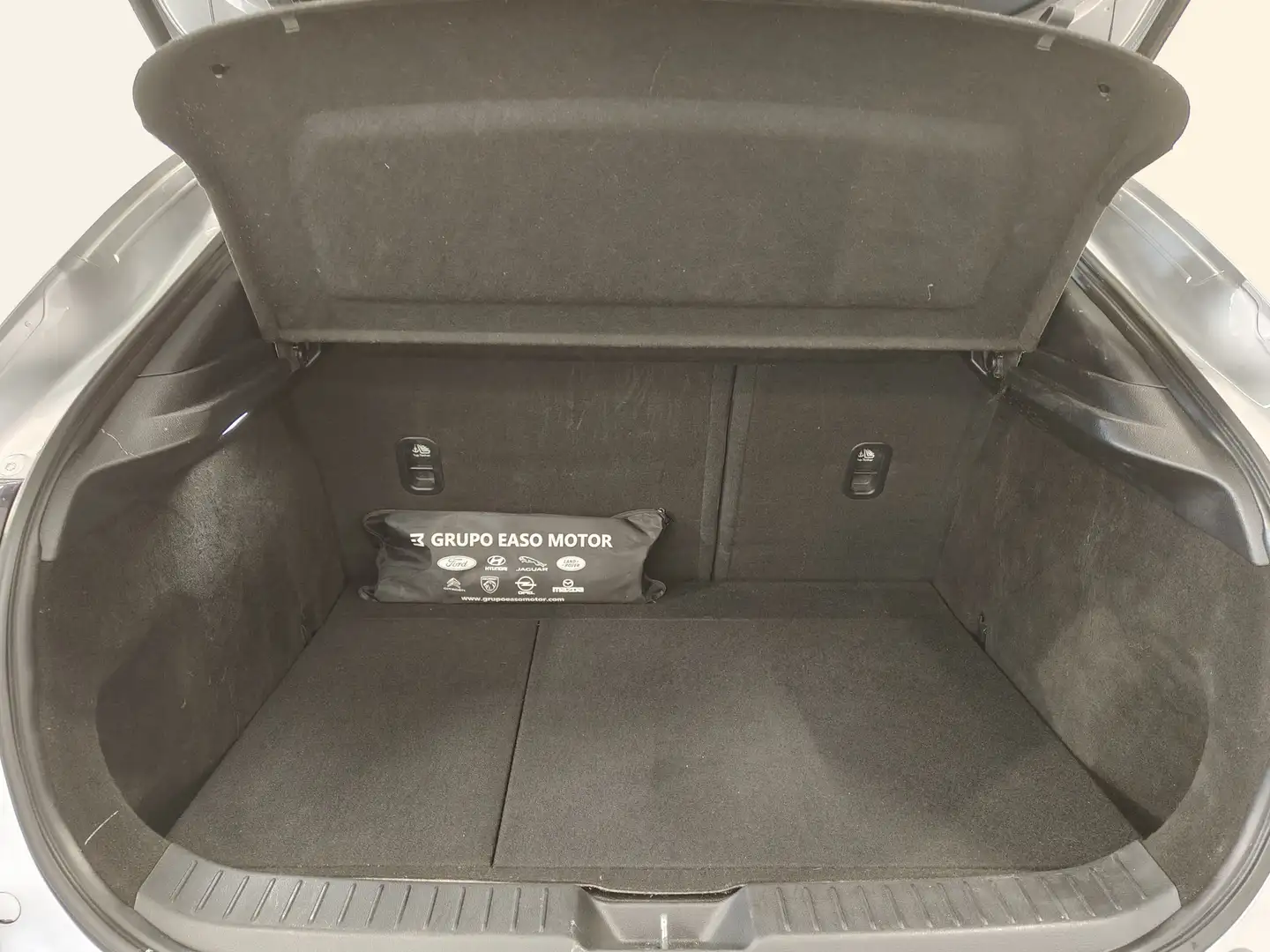 Foto Mazda CX-30 Mazda CX-30 2.0 Skyactiv-G Evolution 2WD (122 CV)