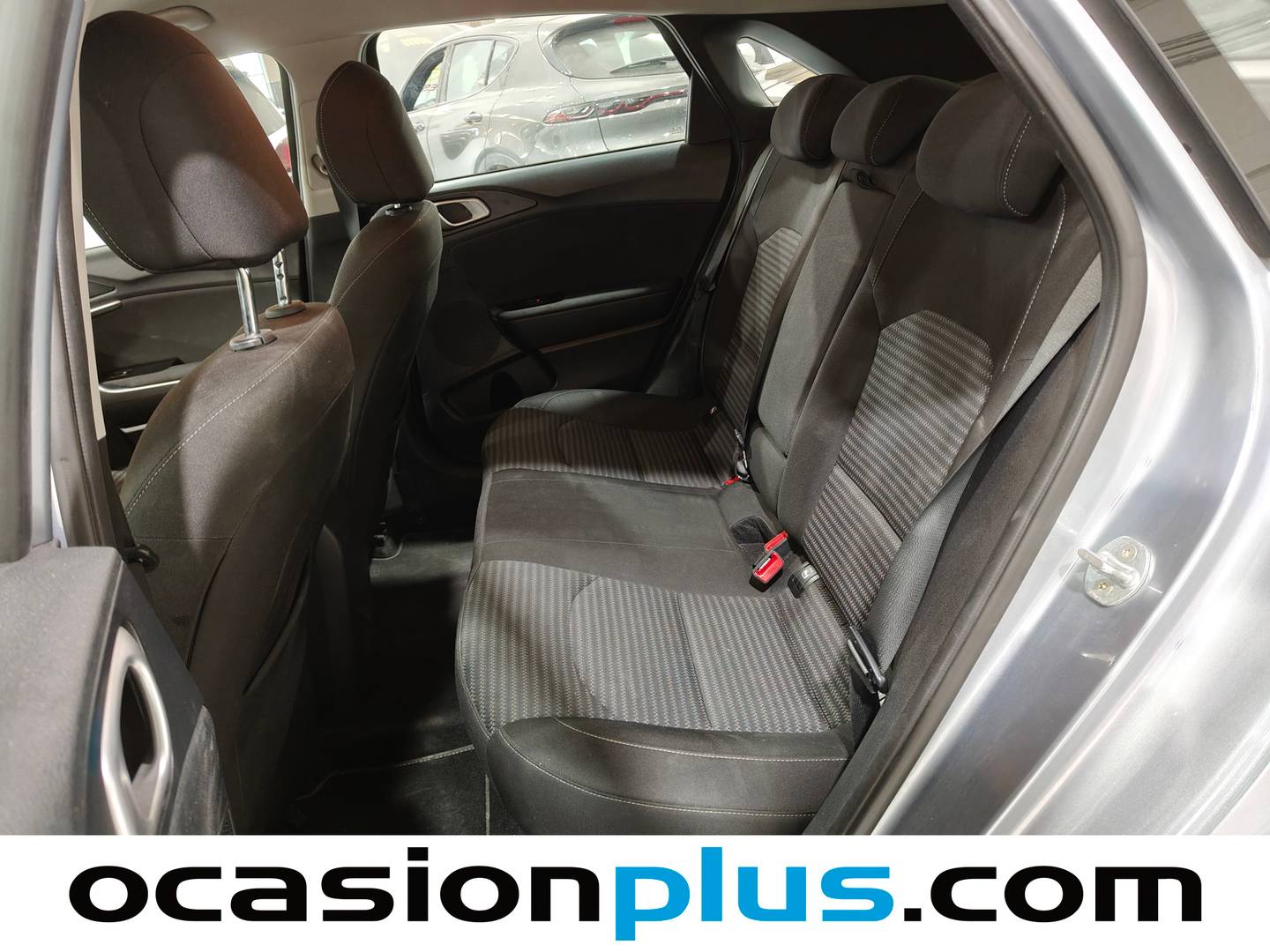 Foto asientos traseros KIA Ceed KIA Ceed 1.6 MHEV iMT Drive (136 CV)