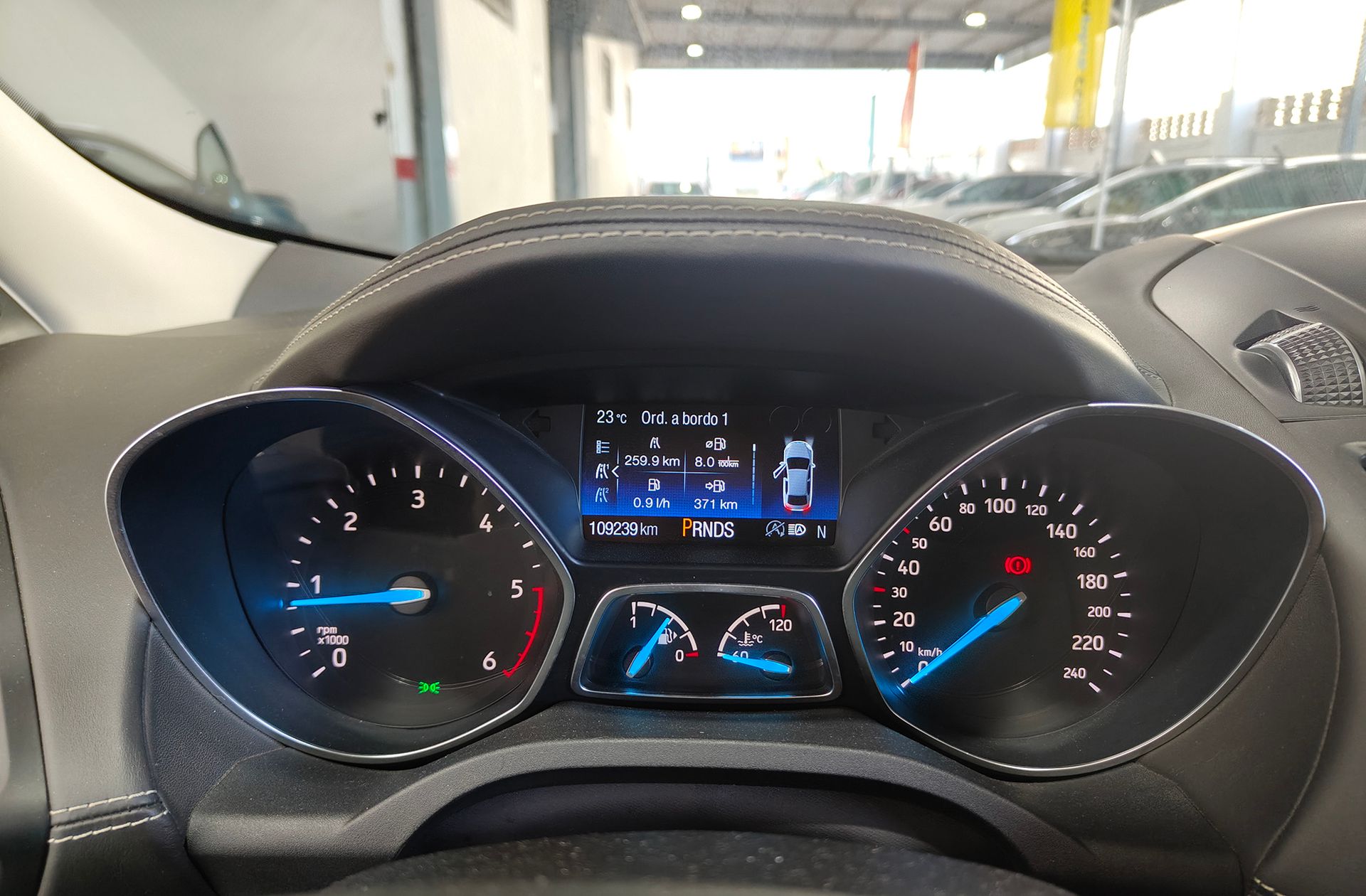 Ford Kuga 2.0 TDCi Vignale 4x4 Powershift - foto 30