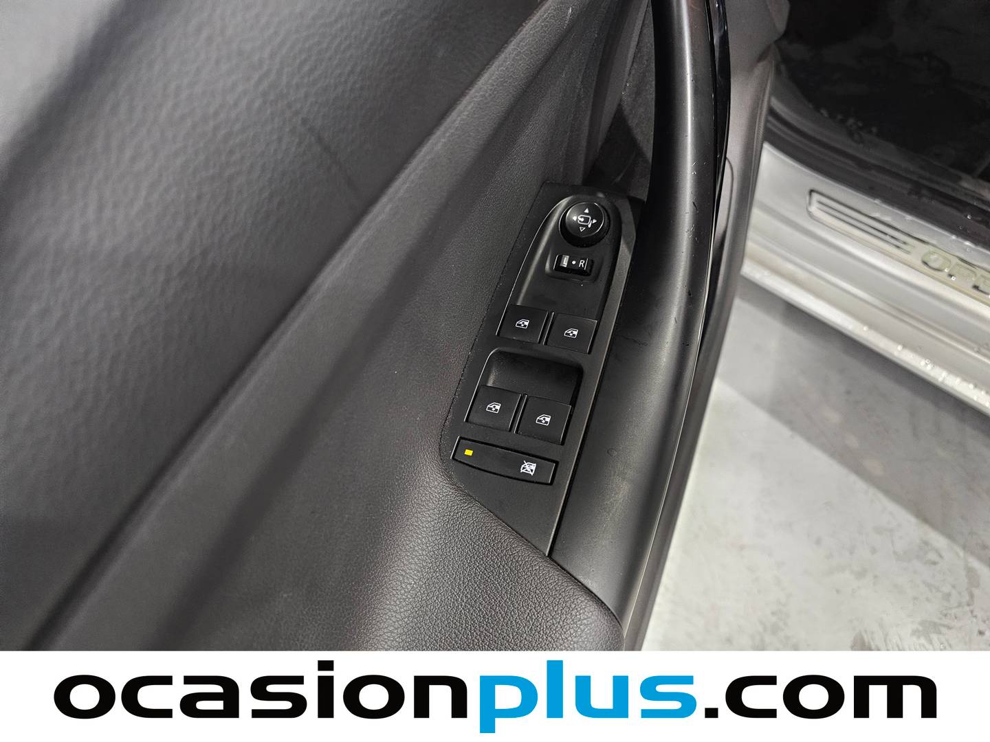 Foto Opel Astra Opel Astra 1.2 Turbo SHR Business Elegance (145 CV)