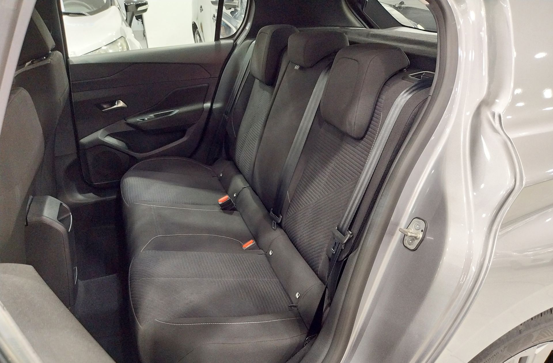 Peugeot 308 PureTech 130 Active Pack EAT8 - foto 11
