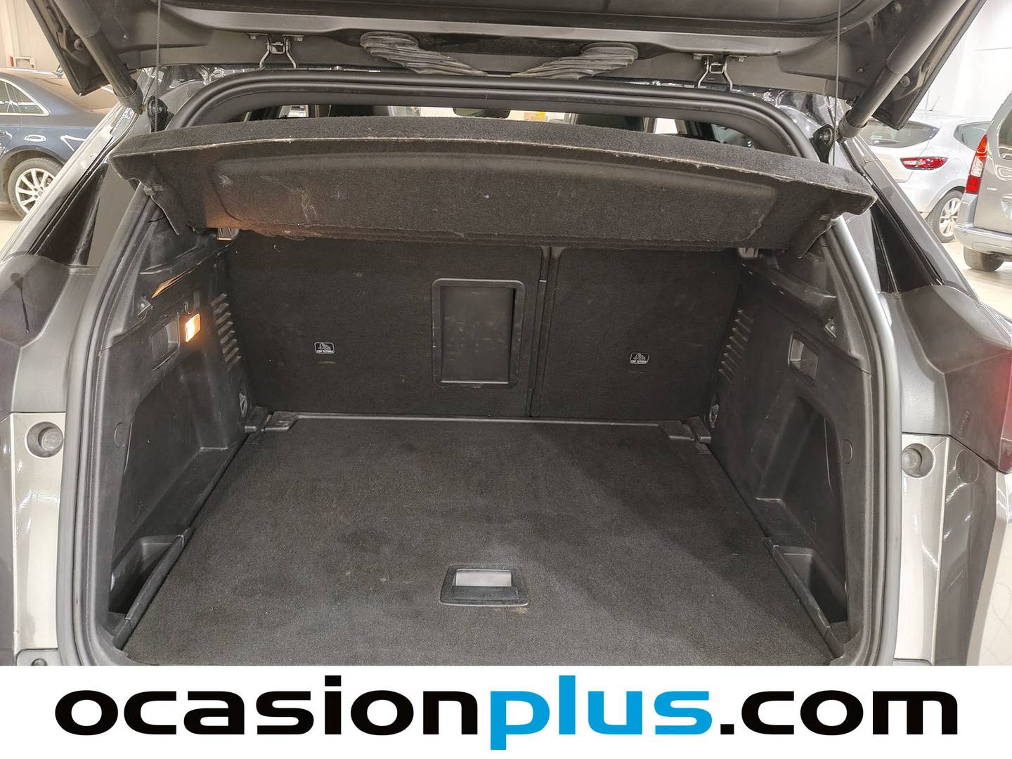 Foto Peugeot 3008 Peugeot 3008 PureTech 130 S&S GT EAT8 (130 CV)