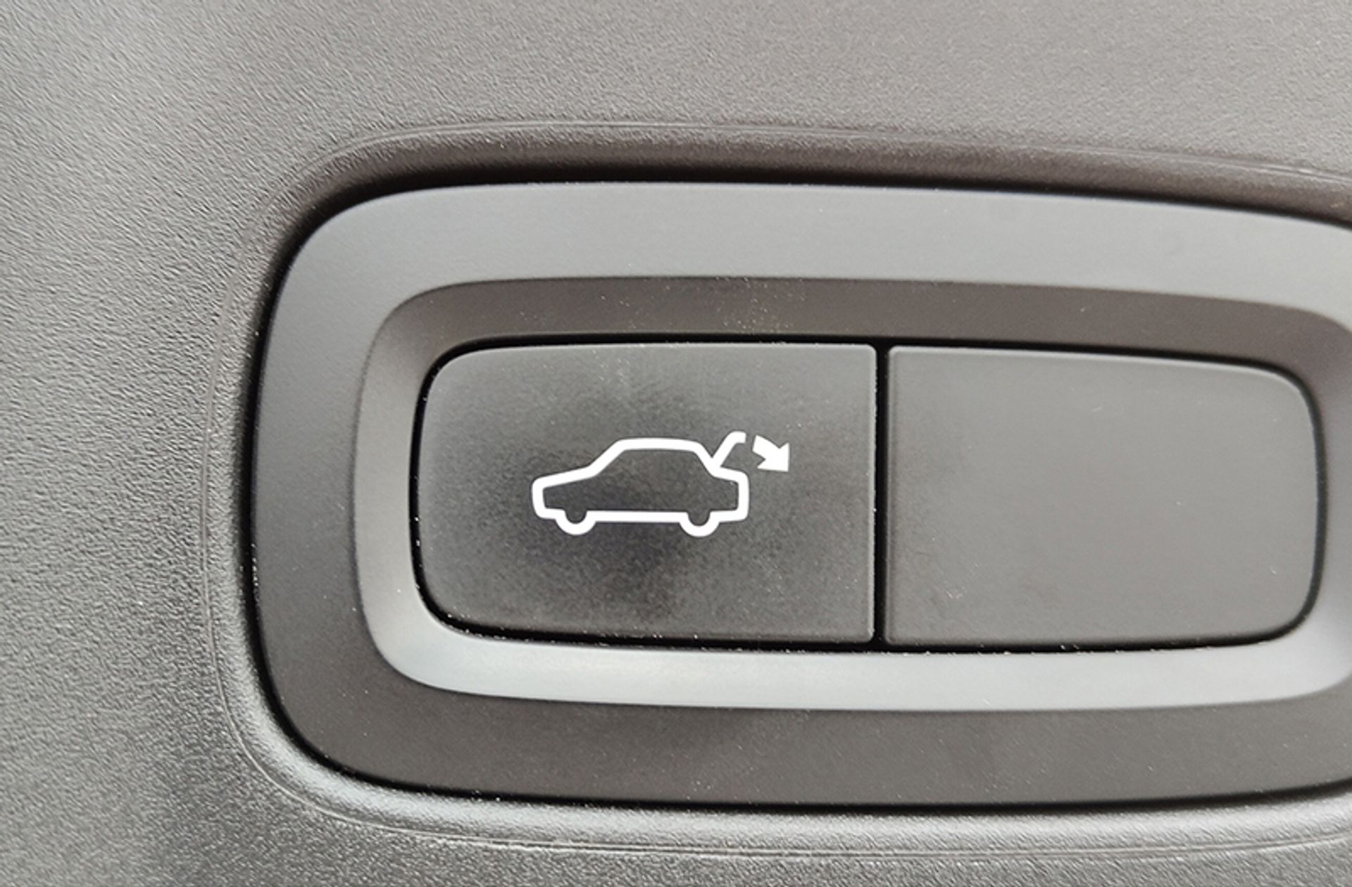 Volvo V90 D4 Momentum - foto 18