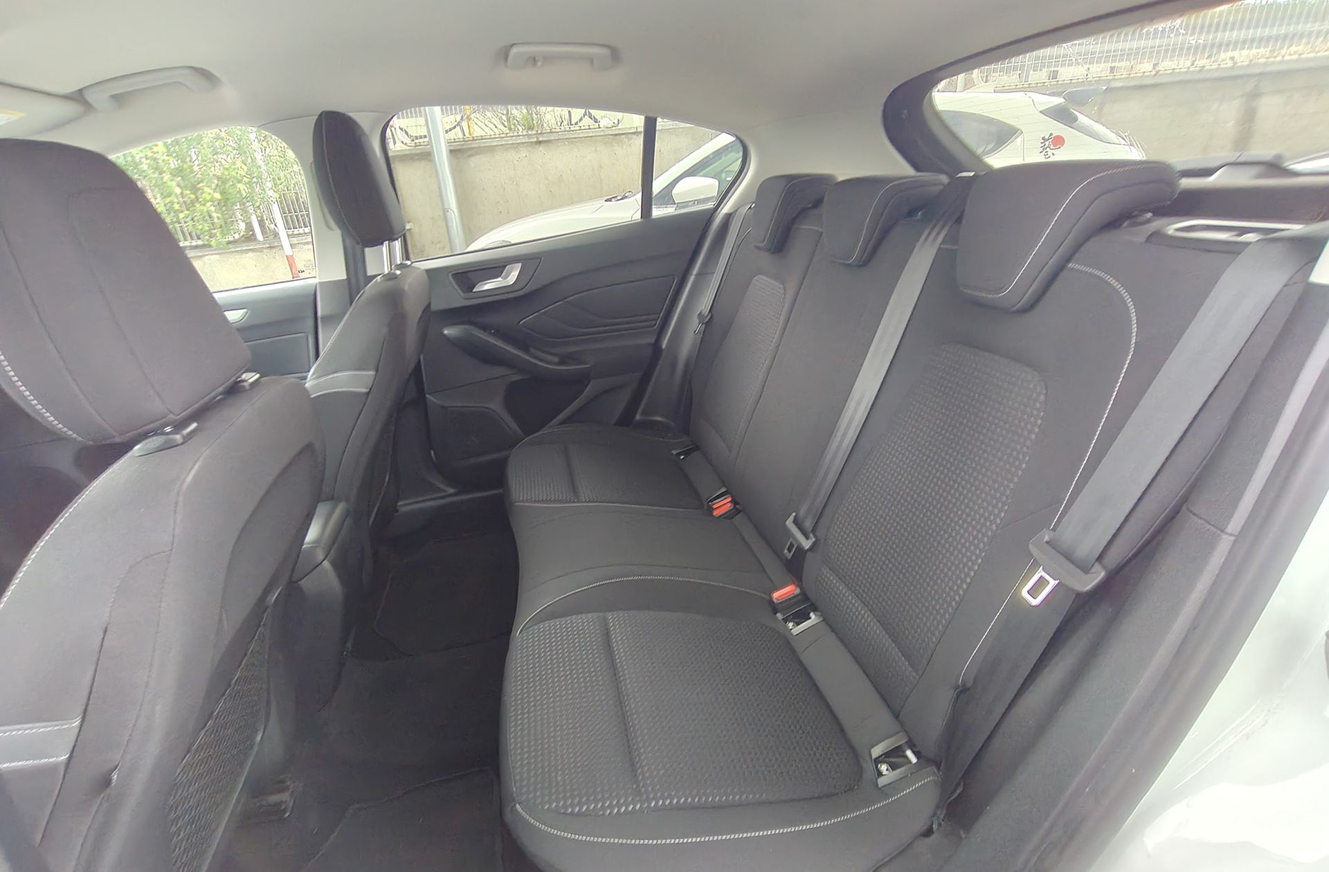 Ford Focus 1.0 EcoBoost Trend+ - foto 13