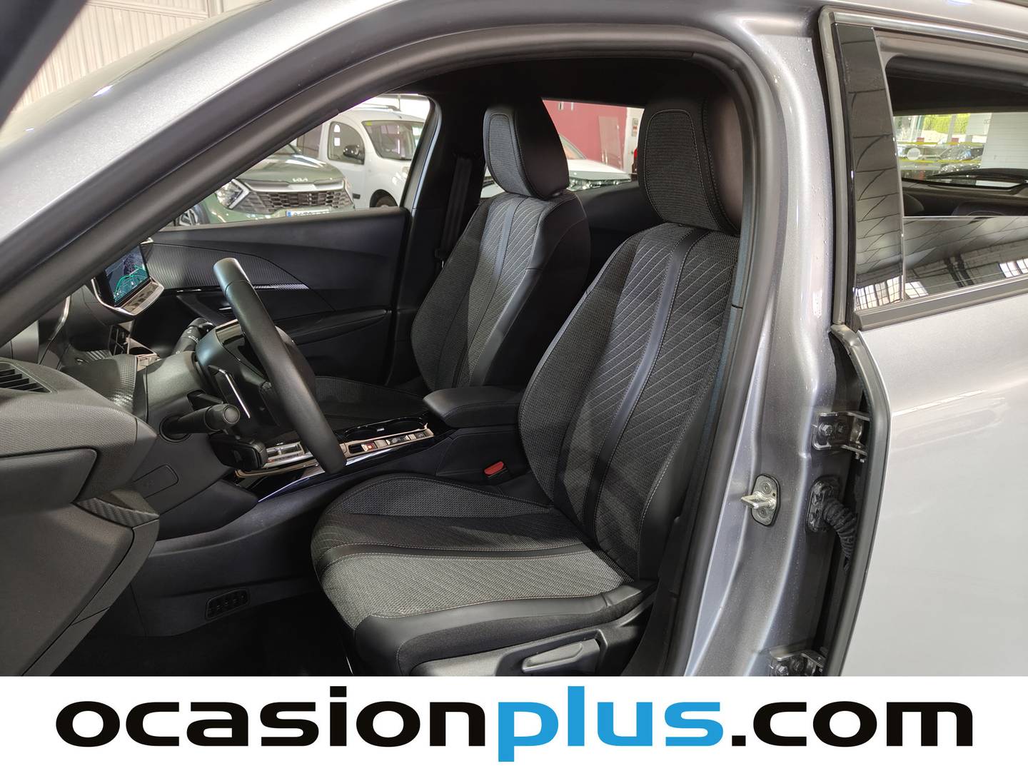Foto asientos delanteros Peugeot 2008 Peugeot 2008 Allure Hybrid eDCS6 (145 CV)