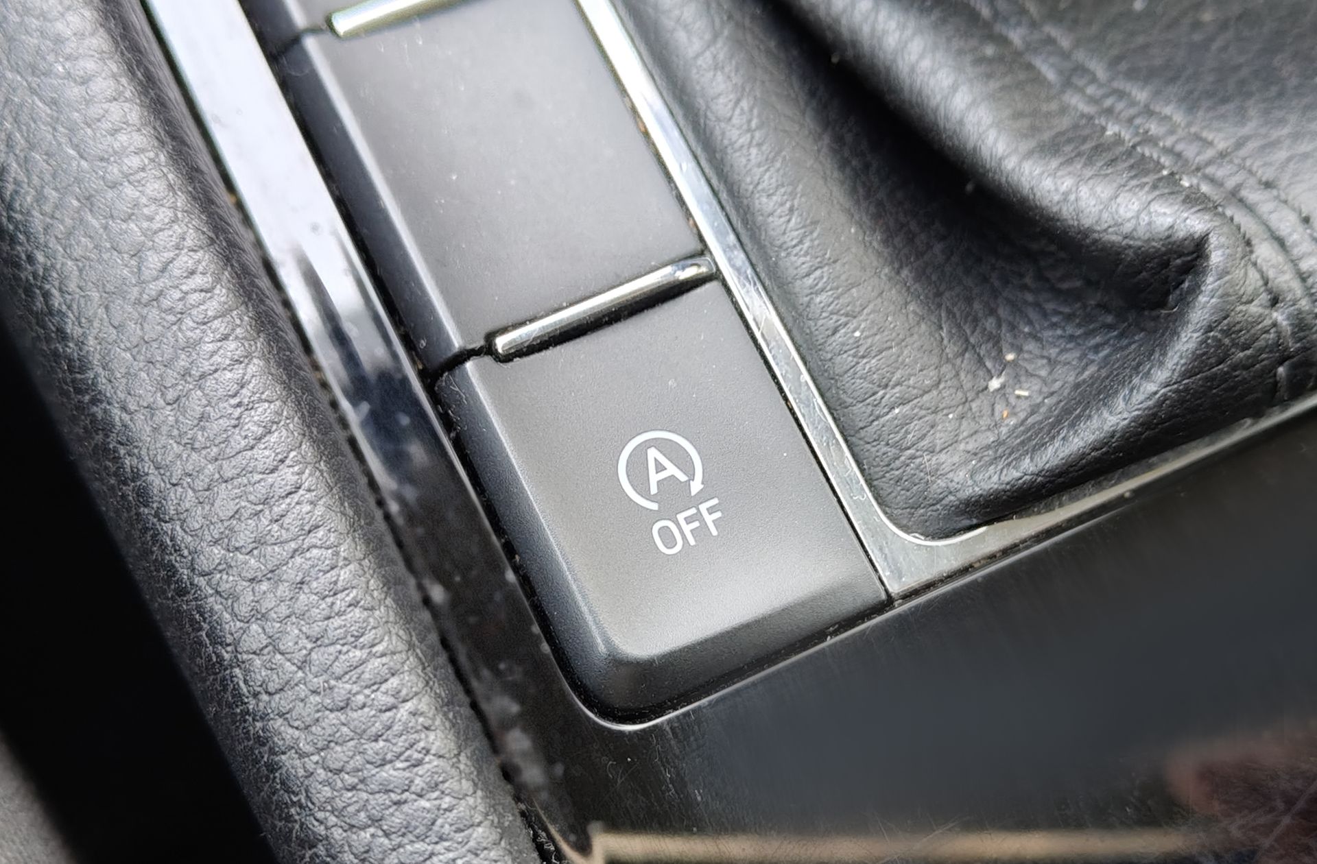 Škoda Superb Combi 2.0 TDI Ambition - foto 10