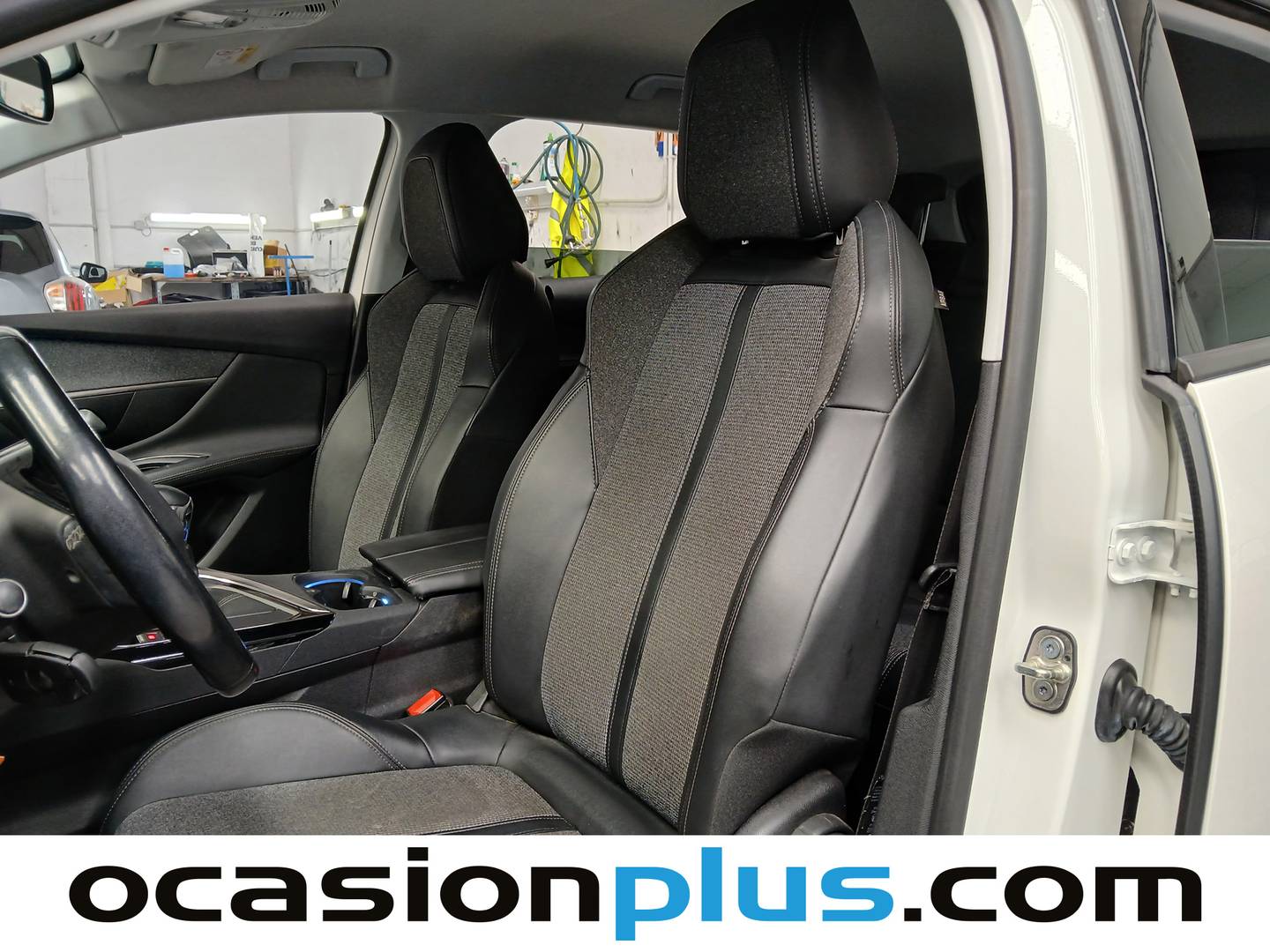 Foto asientos delanteros Peugeot 3008 Peugeot 3008 PureTech 130 S&S Allure (130 CV)