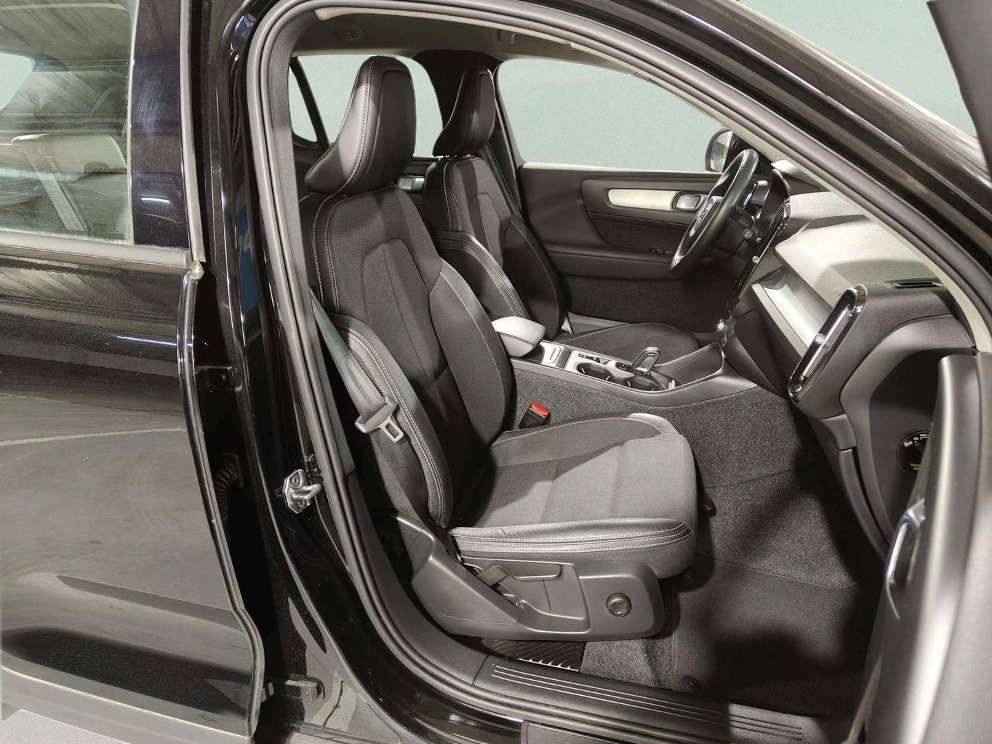 Volvo XC40 Volvo XC40 T3 Momentum Auto (163 CV) al mejor precio