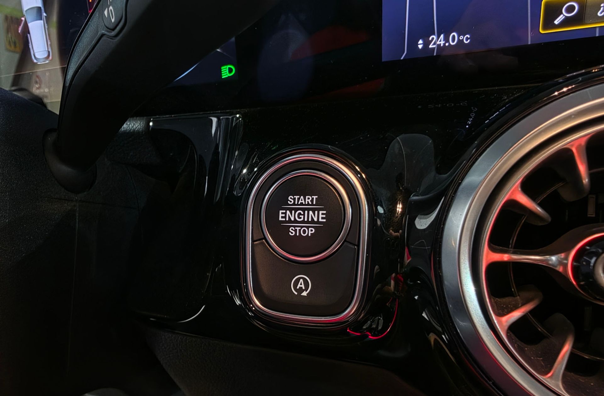 Mercedes-Benz GLA 200 D - foto 38
