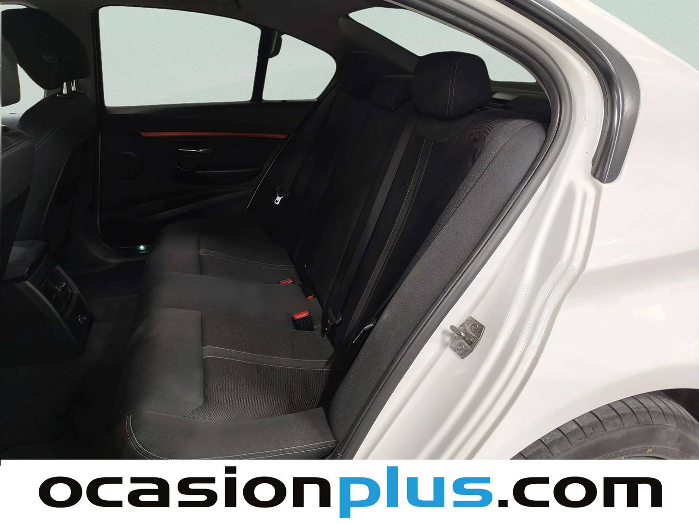 Foto asientos traseros BMW Serie 3 BMW Serie 3 318d (150 CV)