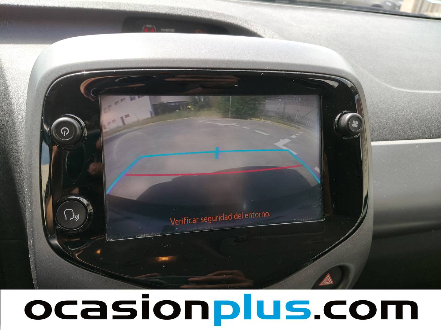 Equipamiento del Toyota Aygo Toyota Aygo 1.0 70 x-play (72 CV)