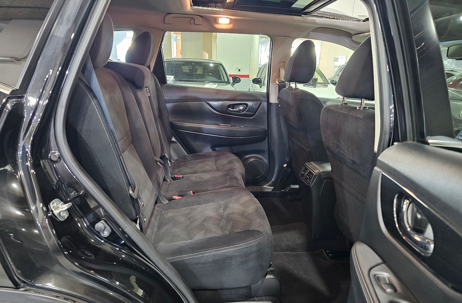 Nissan X-Trail 1.6 dCi Tekna 4x2 - foto 19