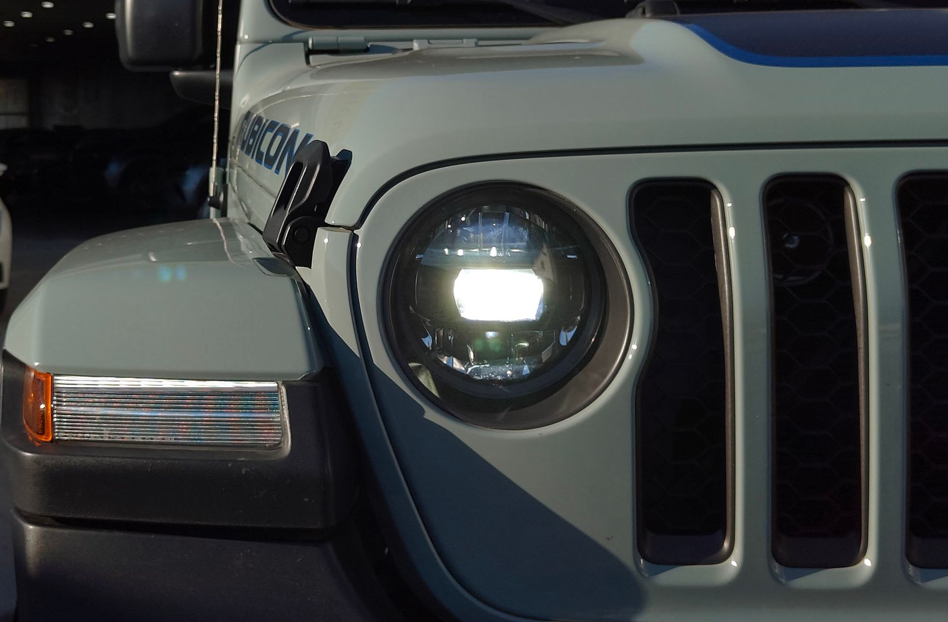 Jeep Wrangler 2.0 Rubicon 8ATX - foto 18