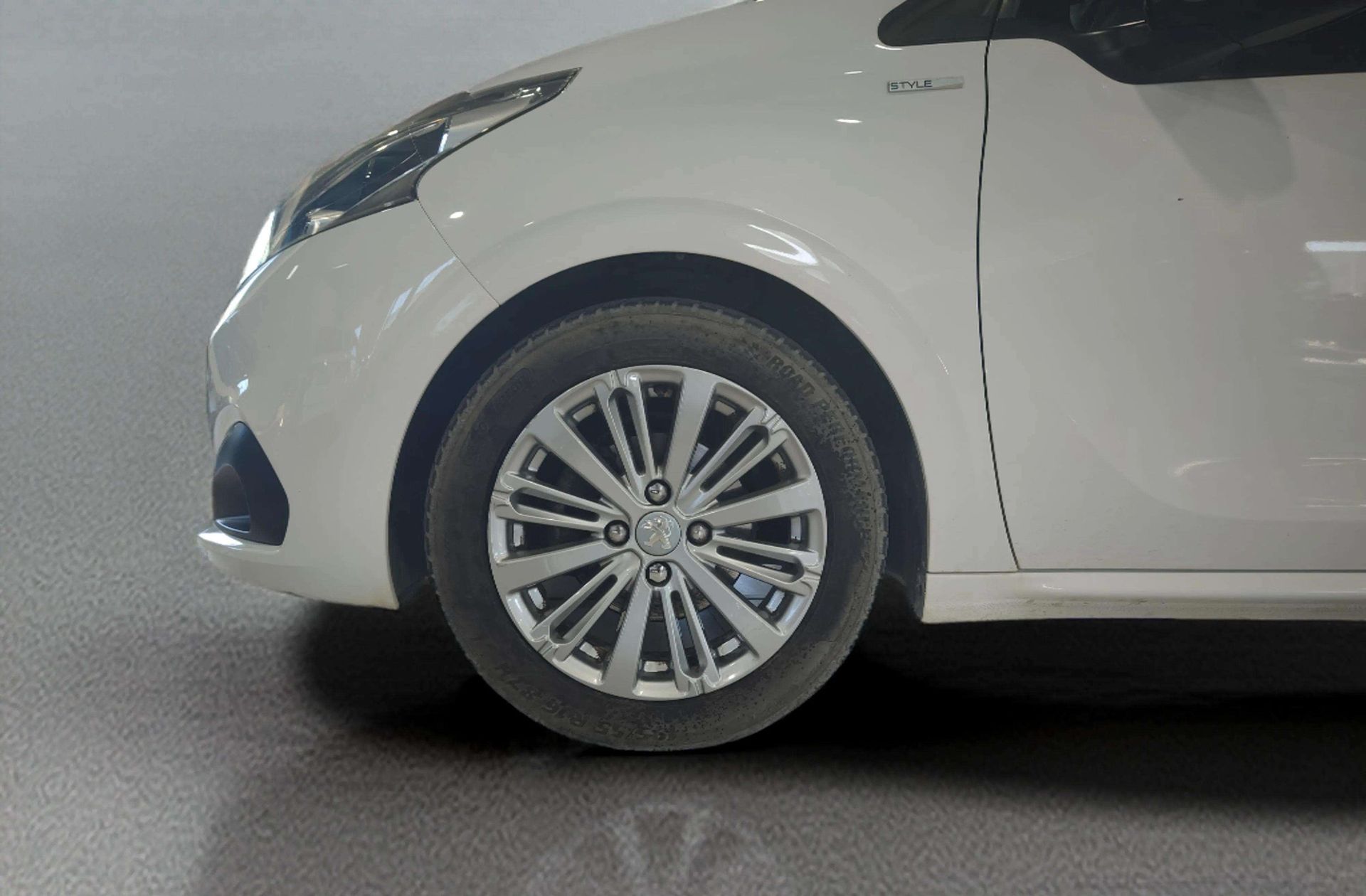 Peugeot 208 1.2 PureTech Style - foto 30