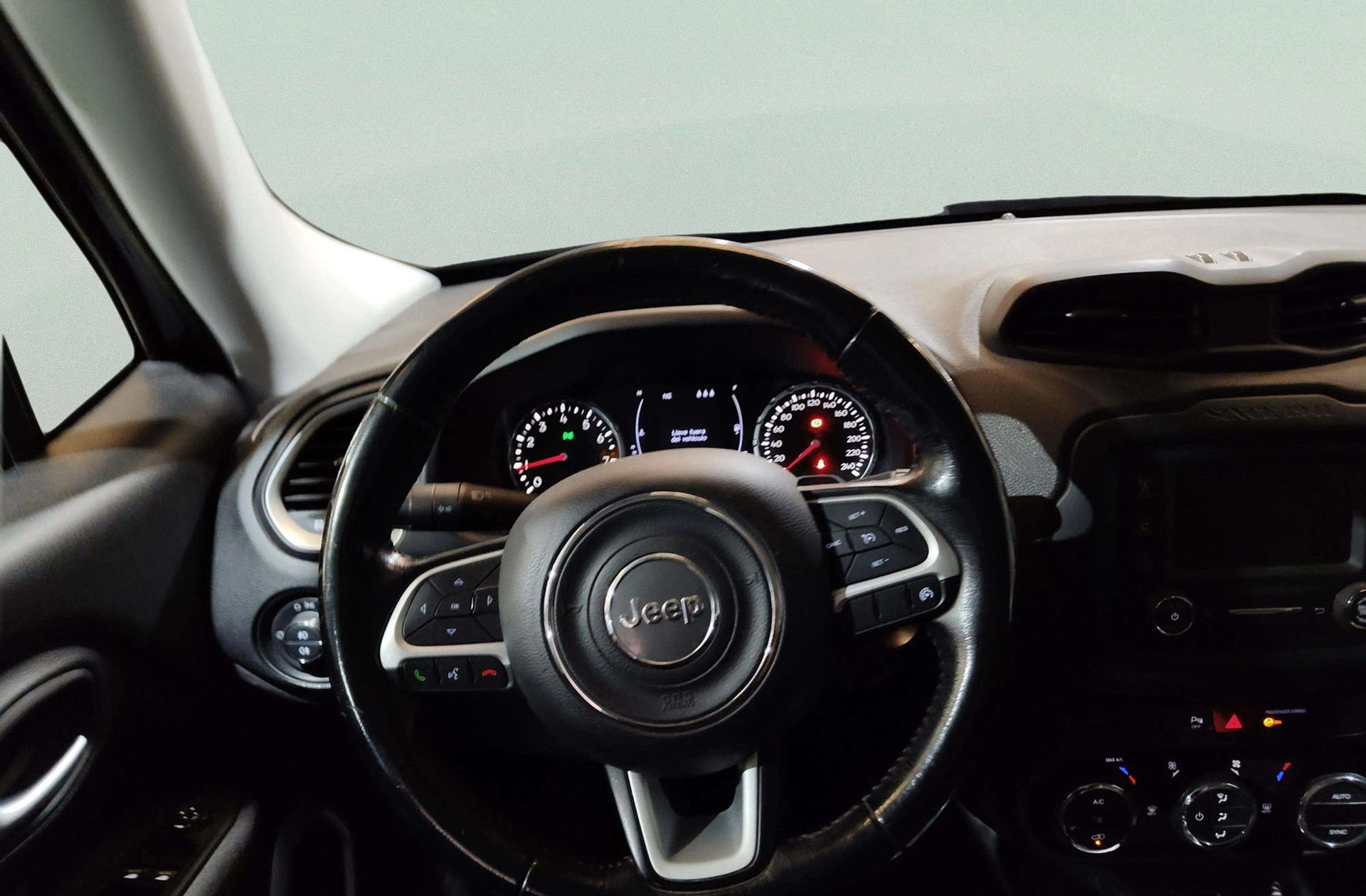 Jeep Renegade 1.4 MultiAir Longitude 4x2 - foto 18