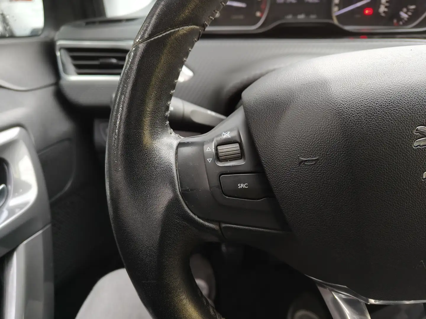 Foto Peugeot 2008 Peugeot 2008 BlueHDi 100 S&S Active (100 CV)