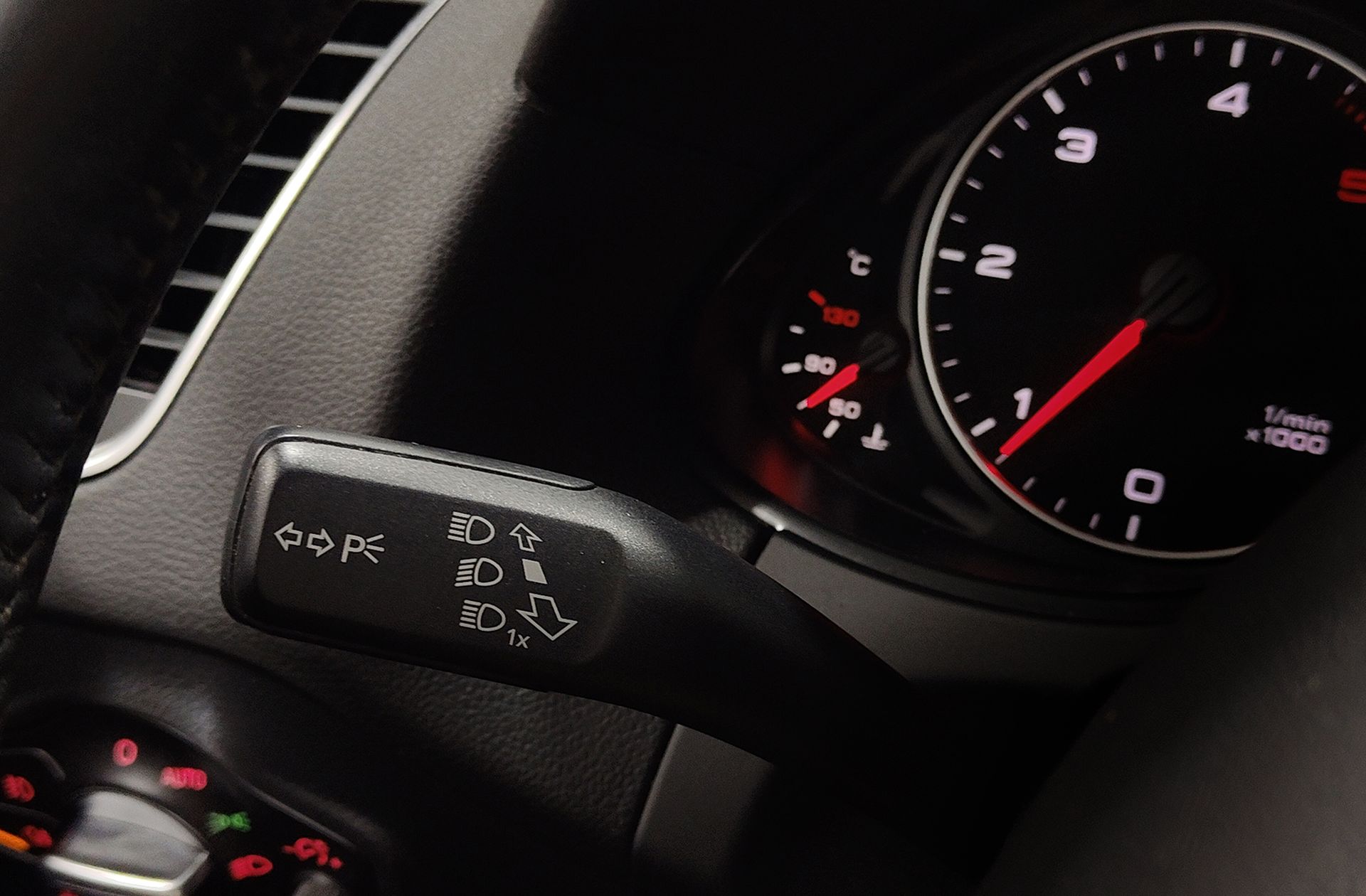 Audi Q5 2.0 TDI quattro - foto 29