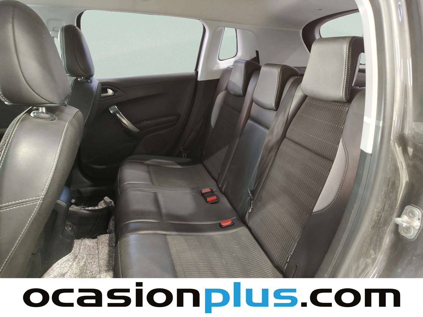 Foto asientos traseros Peugeot 2008 Peugeot 2008 BlueHDi 100 Allure (100 CV)