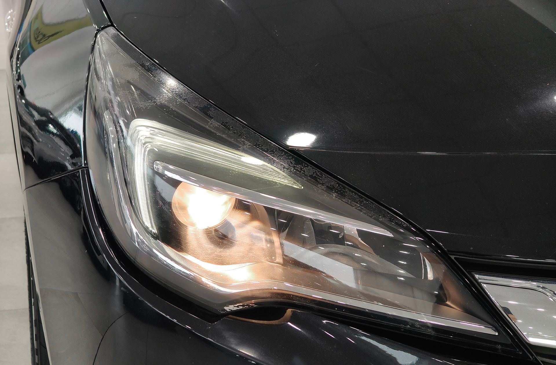 Opel Astra 1.6 CDTi Dynamic - foto 13