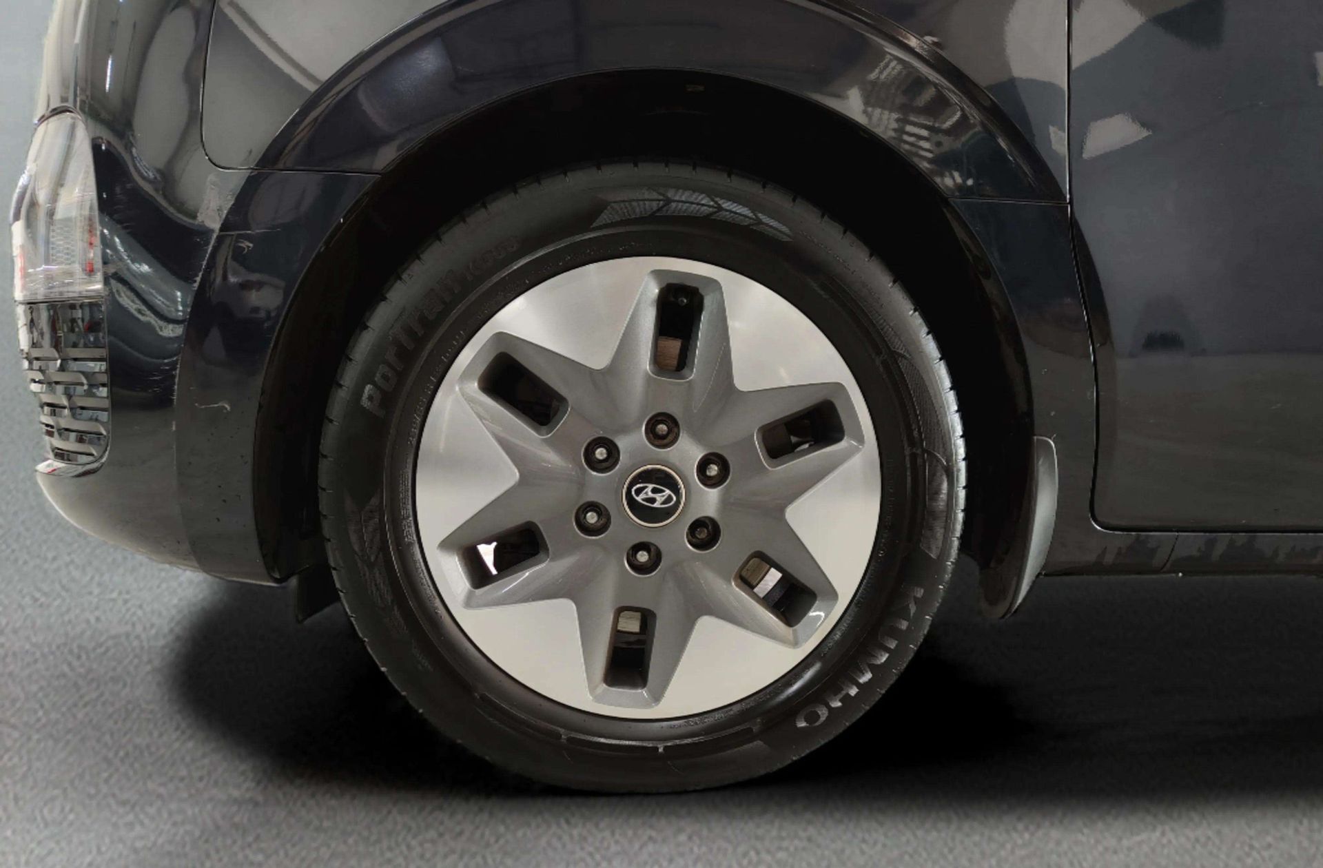 Hyundai Staria 2.2 CRDi Maxx 9S 9 plazas - foto 34