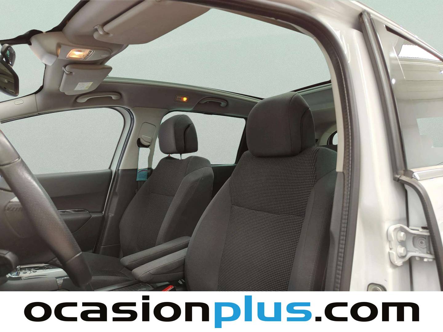 Extras y acabados del Peugeot 5008 Peugeot 5008 1.6 BlueHDi Allure EAT6 (120 CV) 7 Plazas