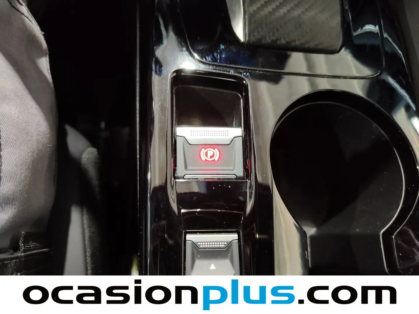 Foto Peugeot 2008 Peugeot 2008 Allure Hybrid eDCS6  (136 CV)