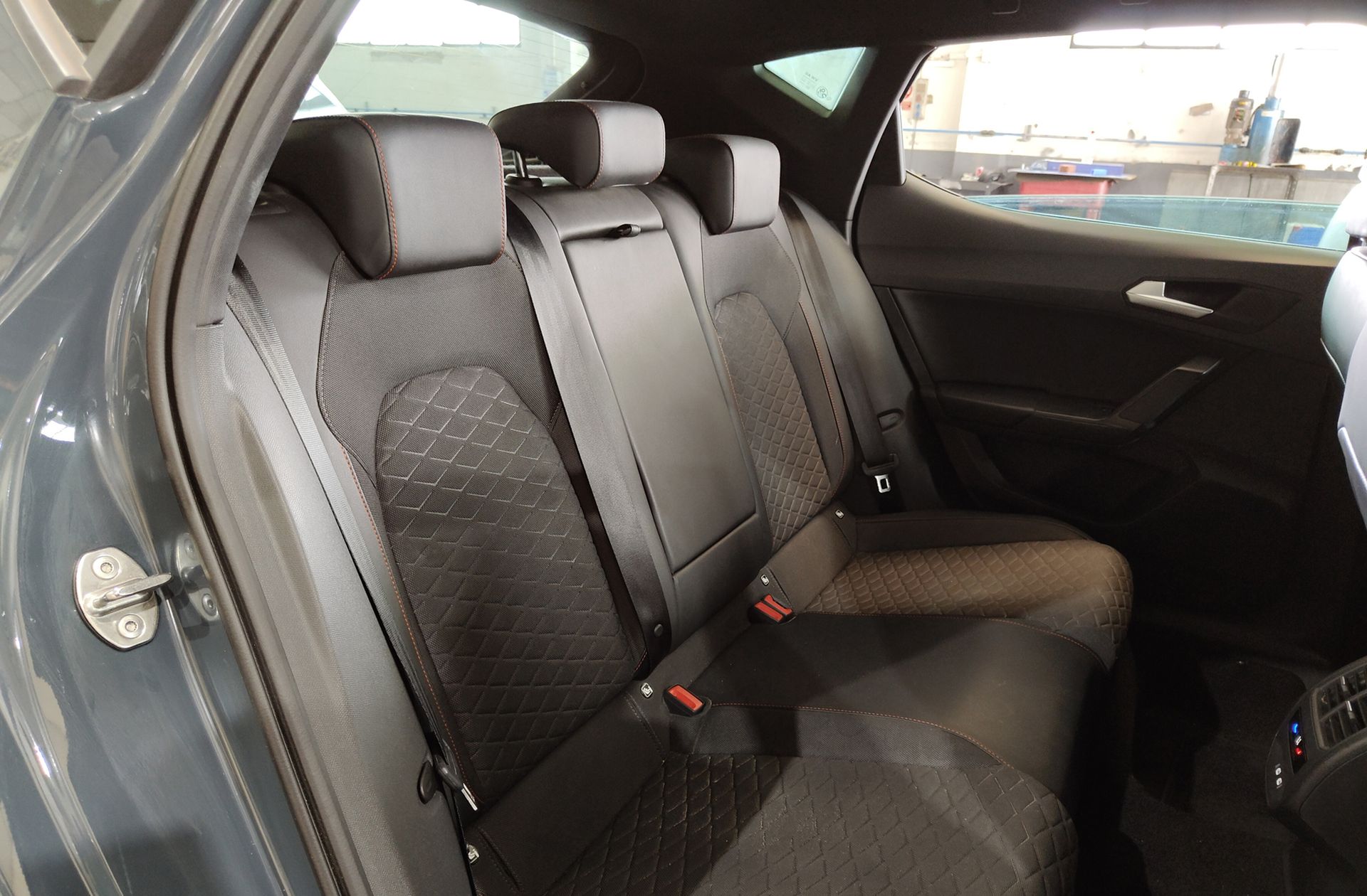 SEAT León 1.5 TSI FR 25 Aniversario - foto 18