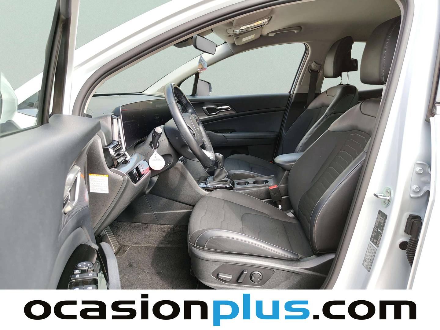 Foto asientos delanteros KIA Sportage KIA Sportage 1.6 T-GDi MHEV Tech 4x2 (150 CV)