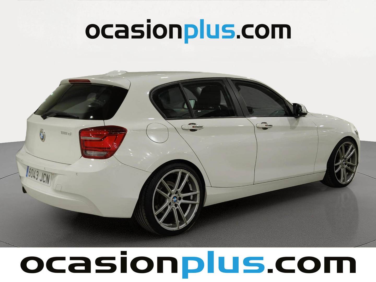 Foto trasera BMW Serie 1 BMW Serie 1 118d (143 CV) derecha