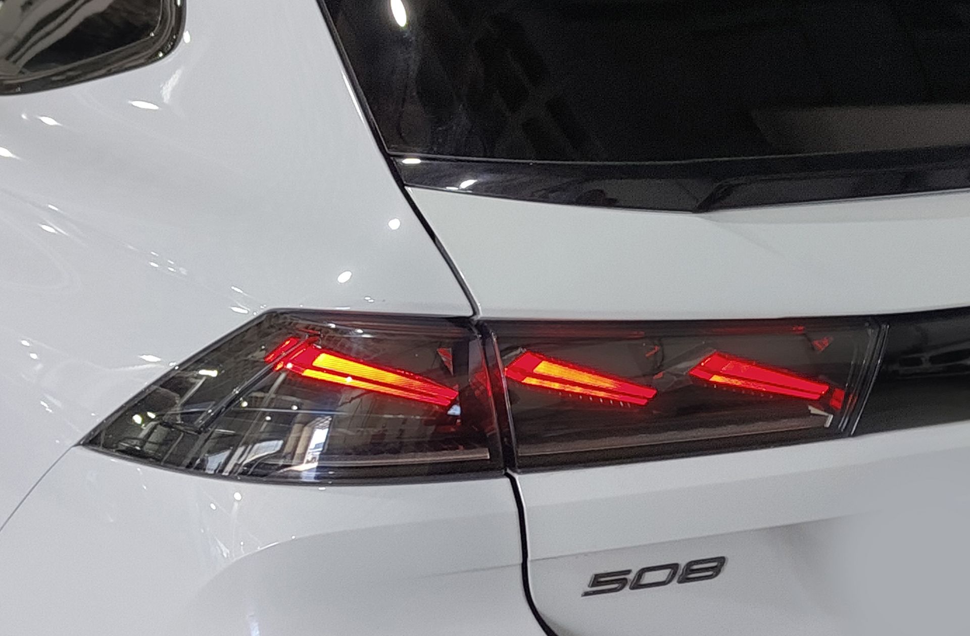Peugeot 508 SW BlueHDi 130 GT EAT8 - foto 23
