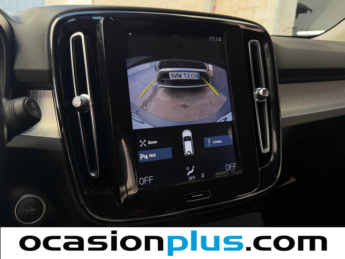 Equipamiento del Volvo XC40 Volvo XC40 T4 Momentum Auto (190 CV)