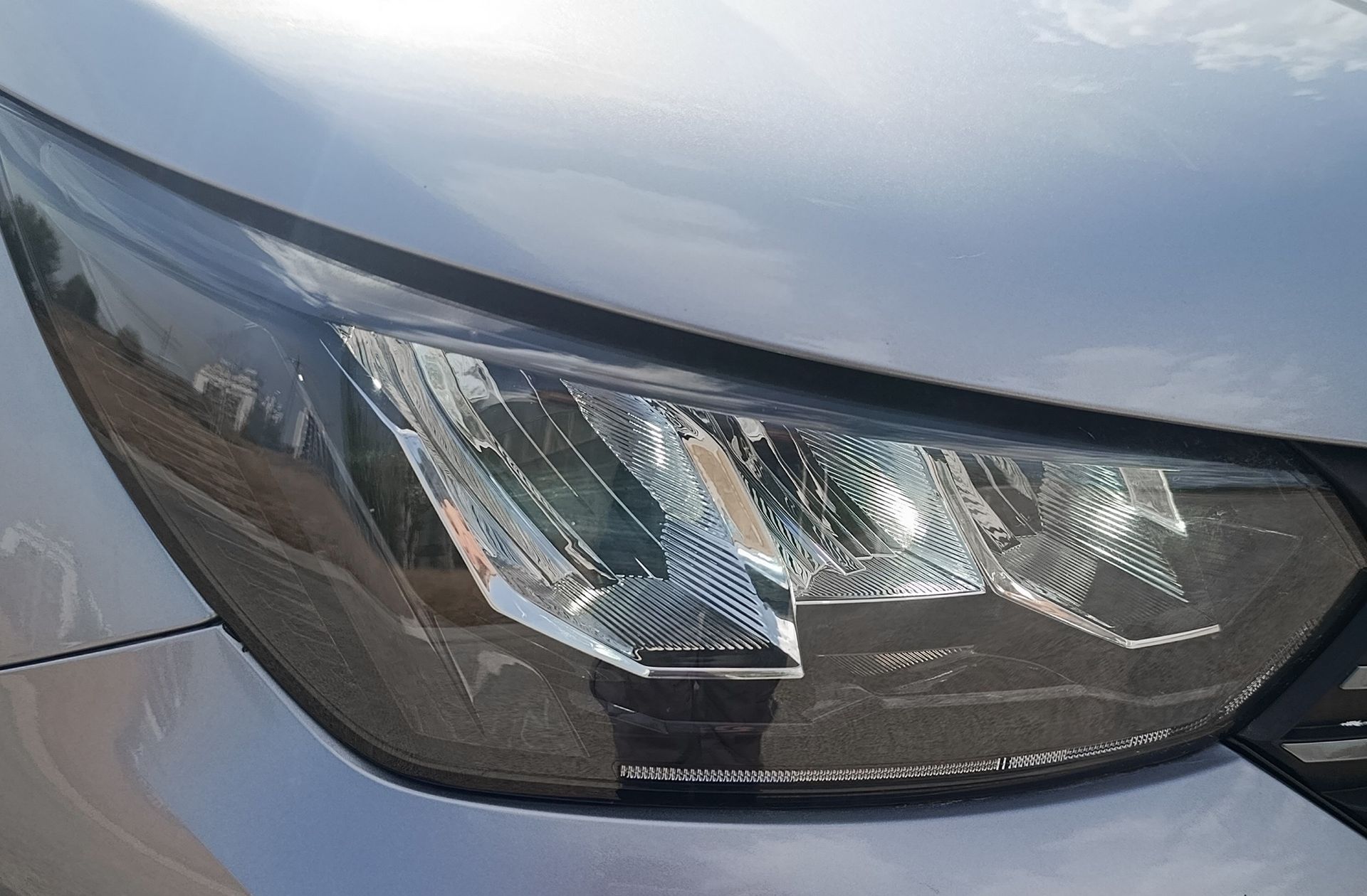 Peugeot 2008 Allure Hybrid eDCS6 - foto 14