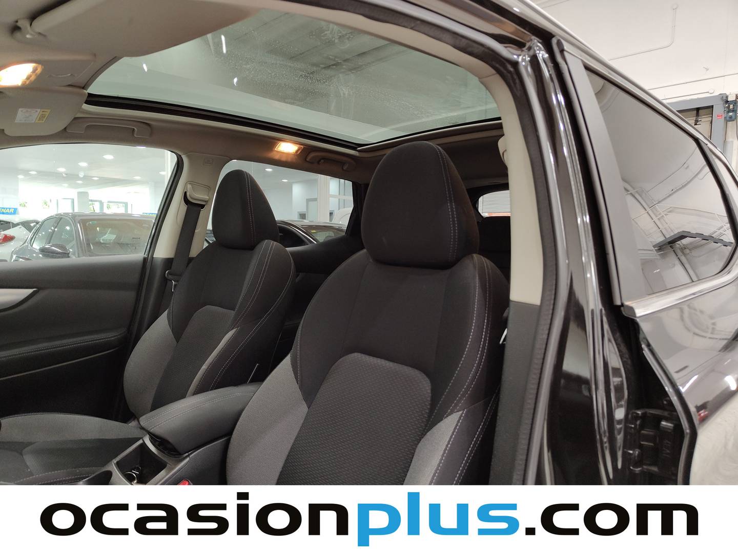 Extras y acabados del Nissan QASHQAI Nissan Qashqai dCi 110 N-Connecta 4x2 (110 CV)