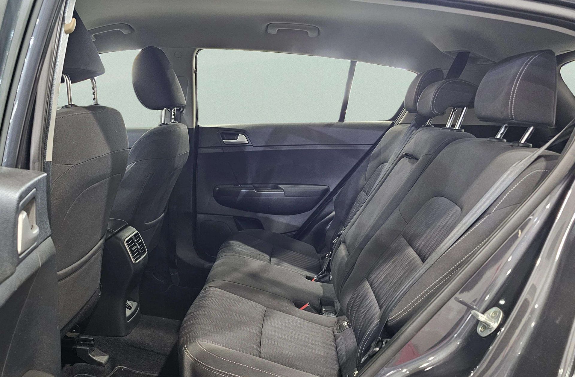 Kia Sportage 1.7 CRDi Business Eco-Dynamic 4x2 - foto 11