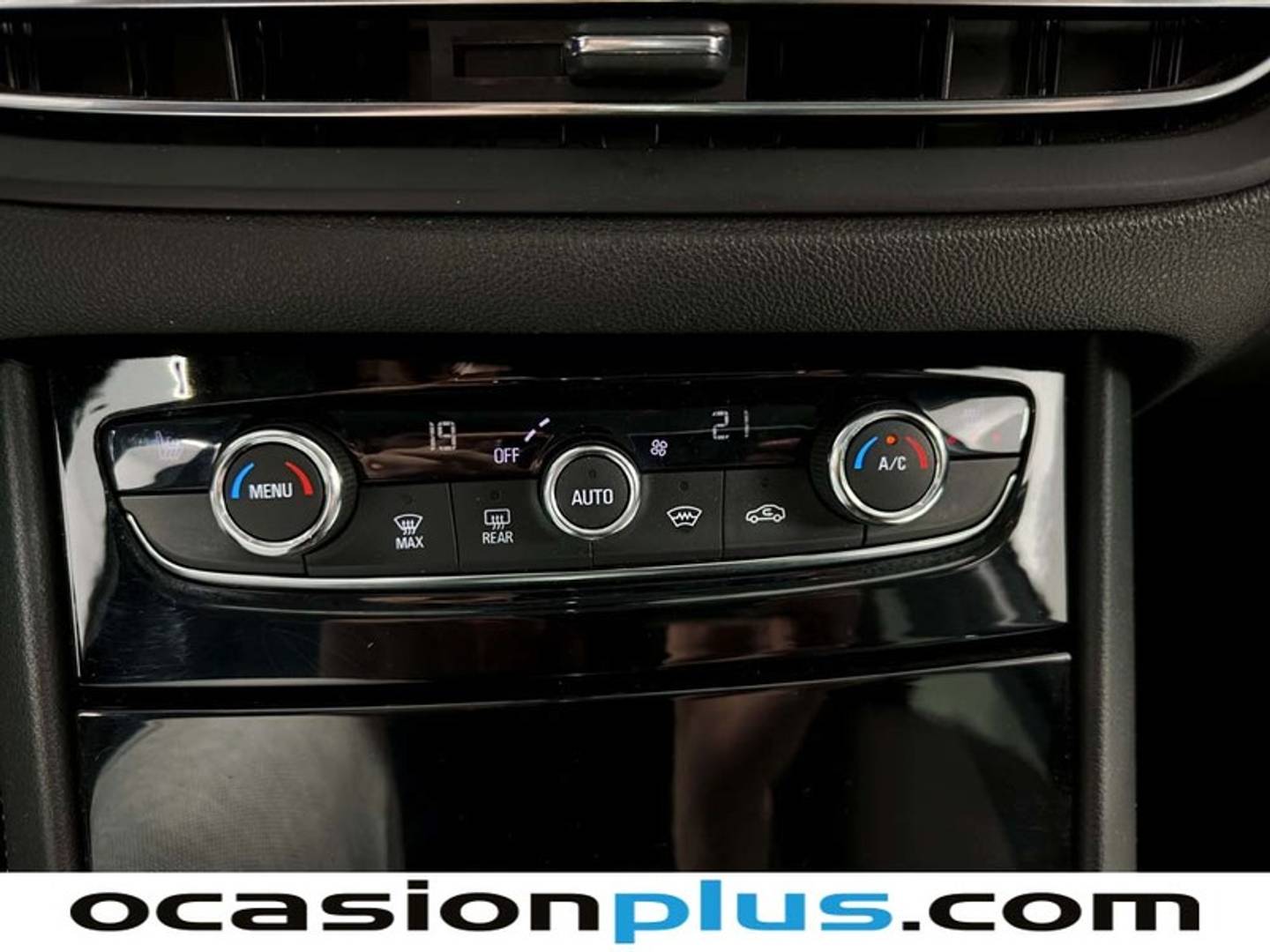 Foto Opel Grandland Opel Grandland 1.2 Turbo Ultimate (130 CV)