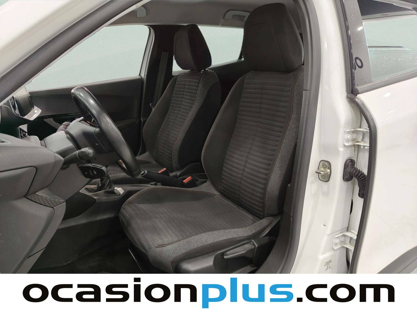 Foto asientos delanteros Peugeot 2008 Peugeot 2008 BlueHDi 100 S&S Active (100 CV)