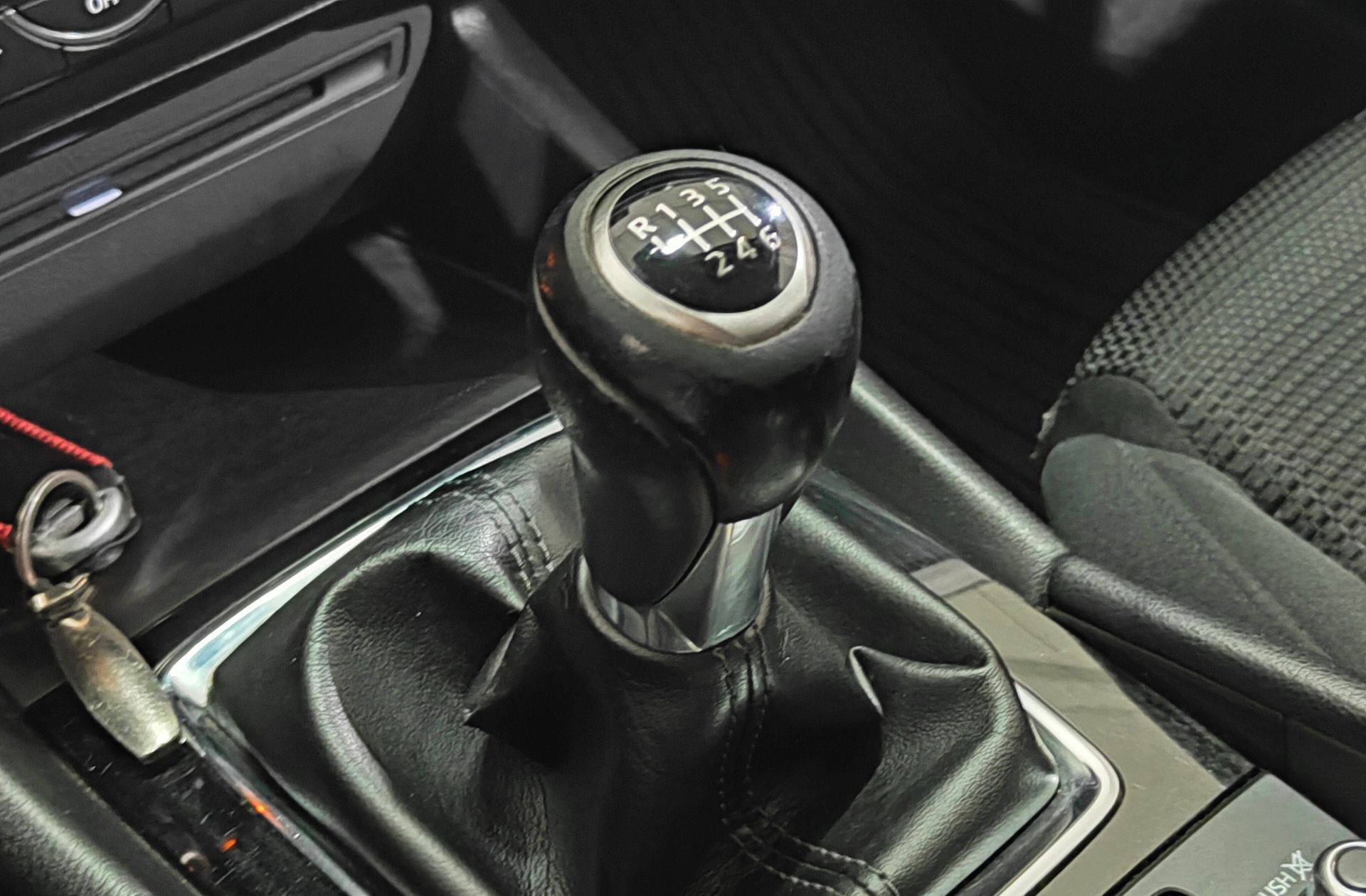 Mazda Mazda3 2.0 GE Black Tech Edition - foto 5