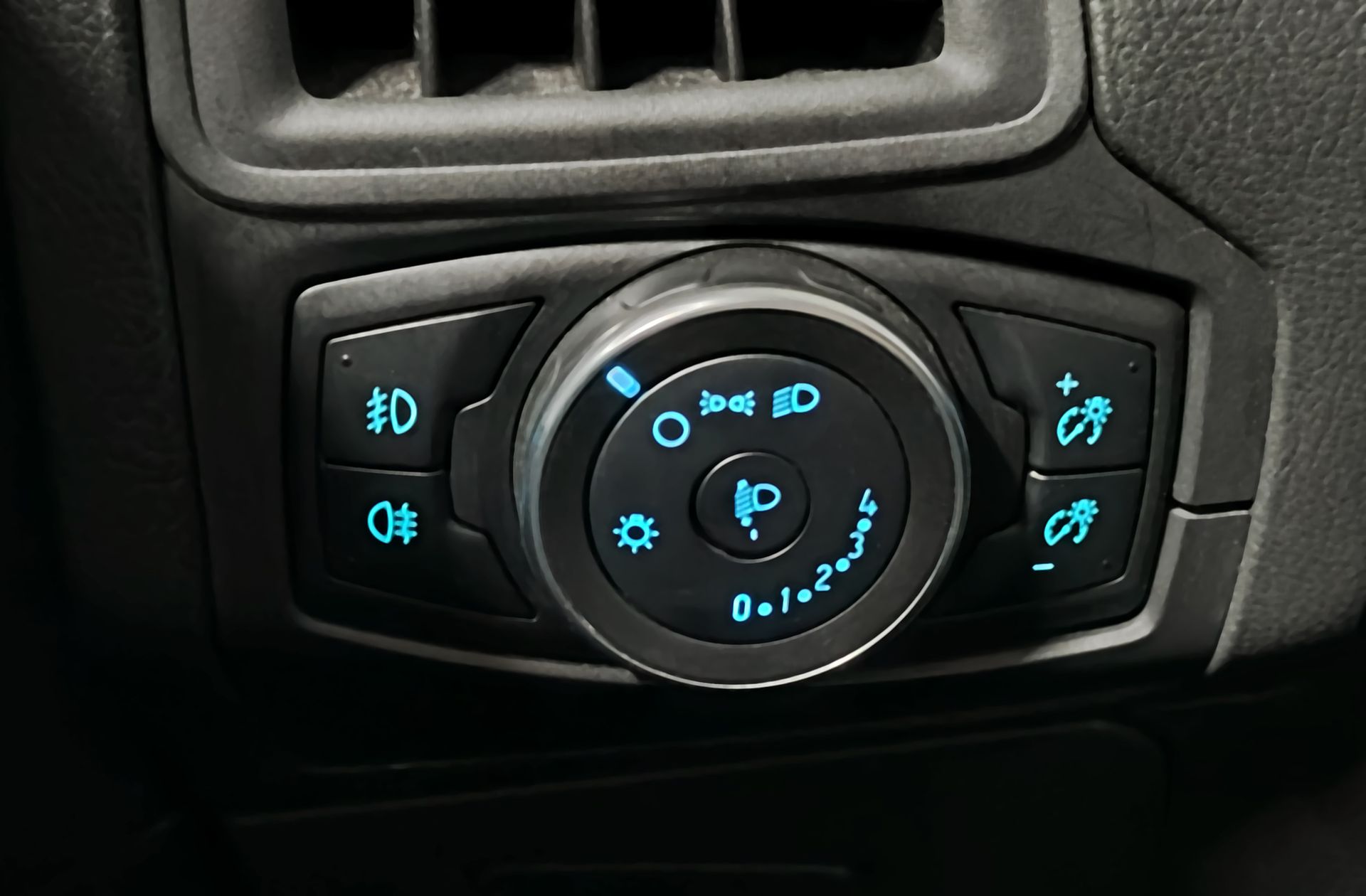 Ford Focus 1.0 EcoBoost Trend+ - foto 10
