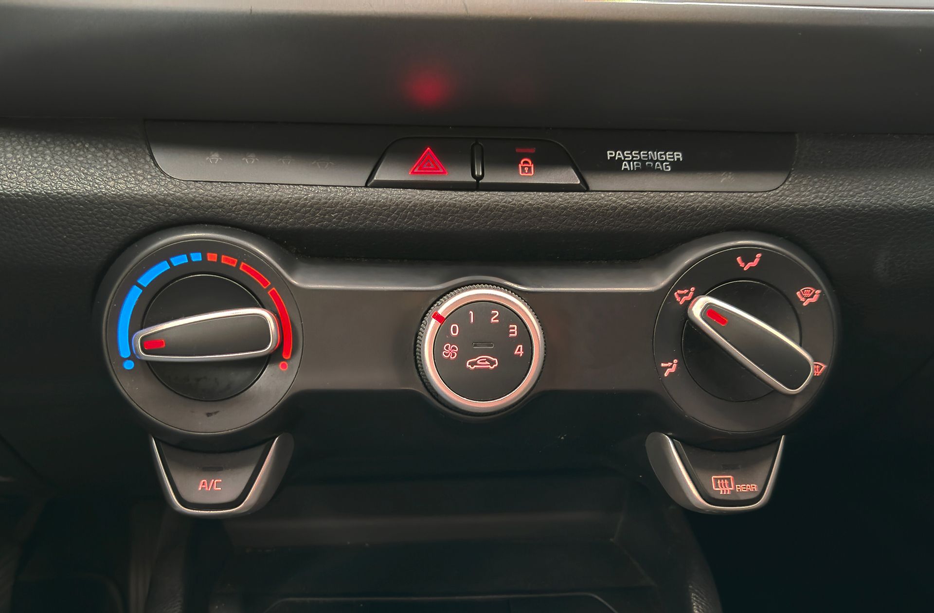 Kia Stonic 1.6 CRDi VGT Concept - foto 26